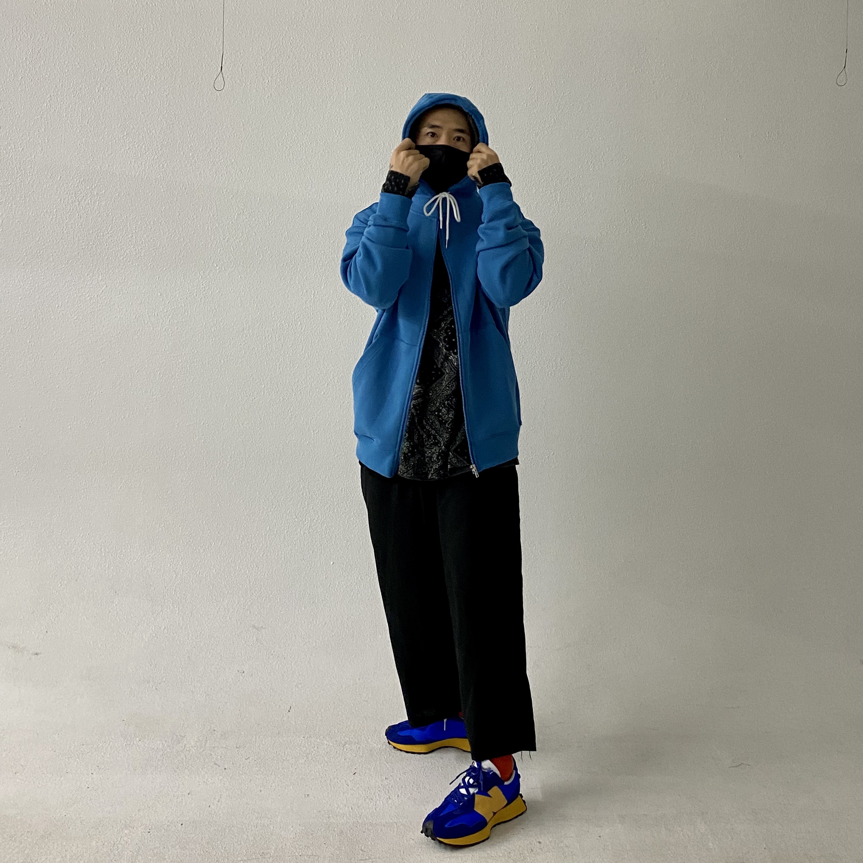 New Balance 327 Blue 착용 스타일 - 2
