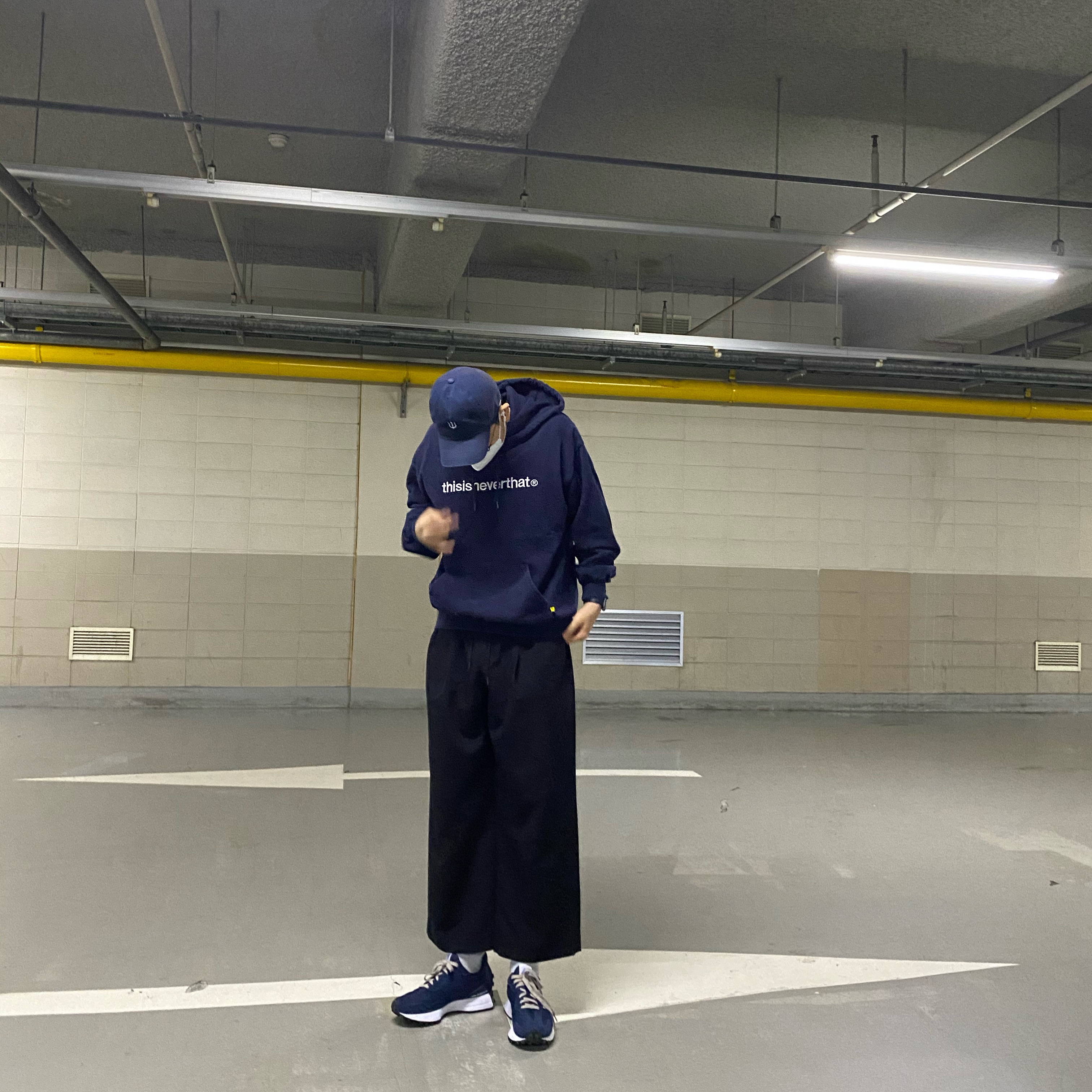New Balance 327 Navy 착용 스타일