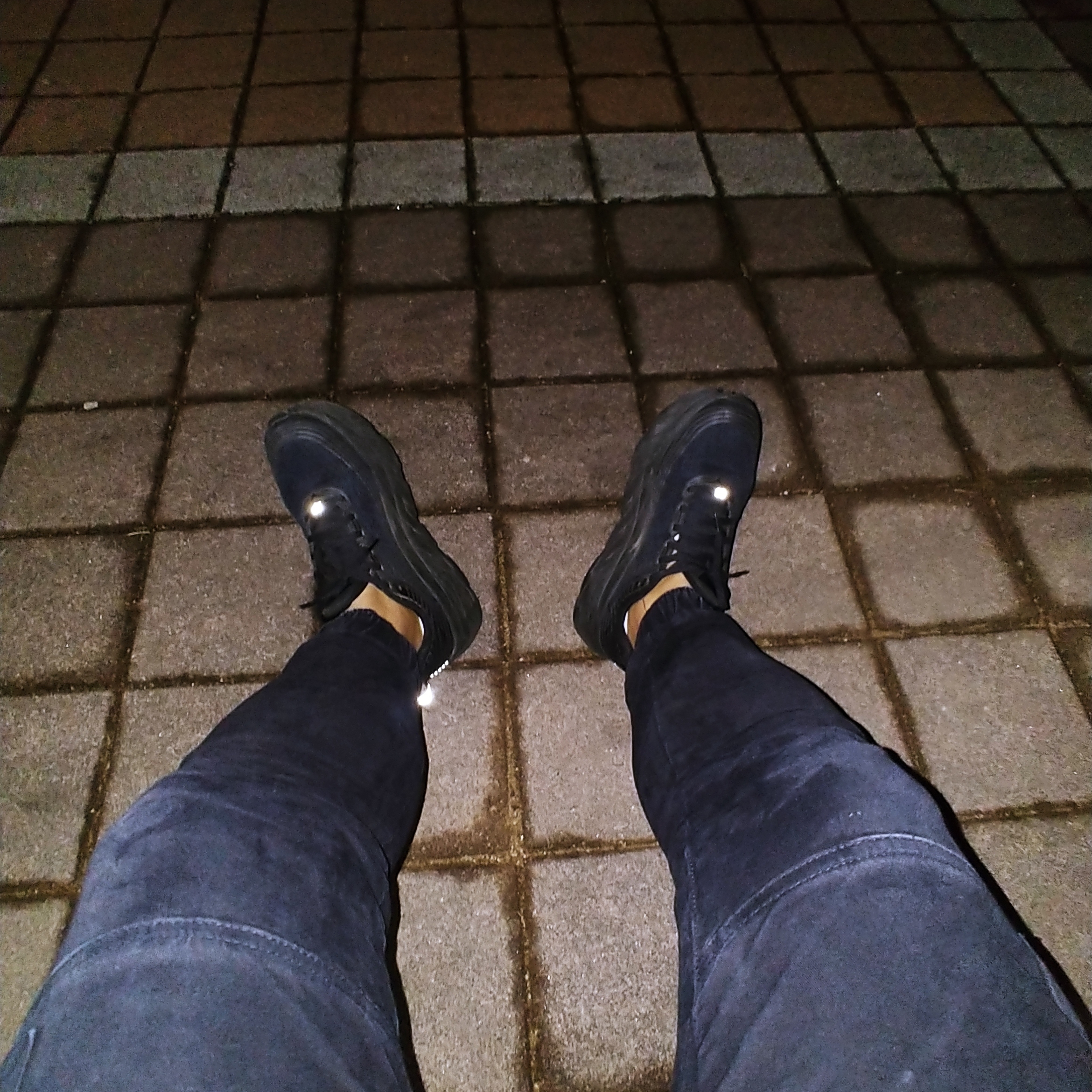 Hoka Bondi 6 Black - Wide 착용 스타일
