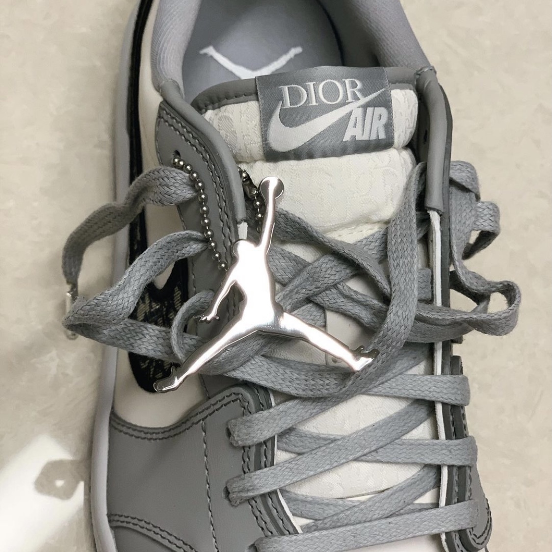Jordan 1 x Dior Low OG 착용 스타일