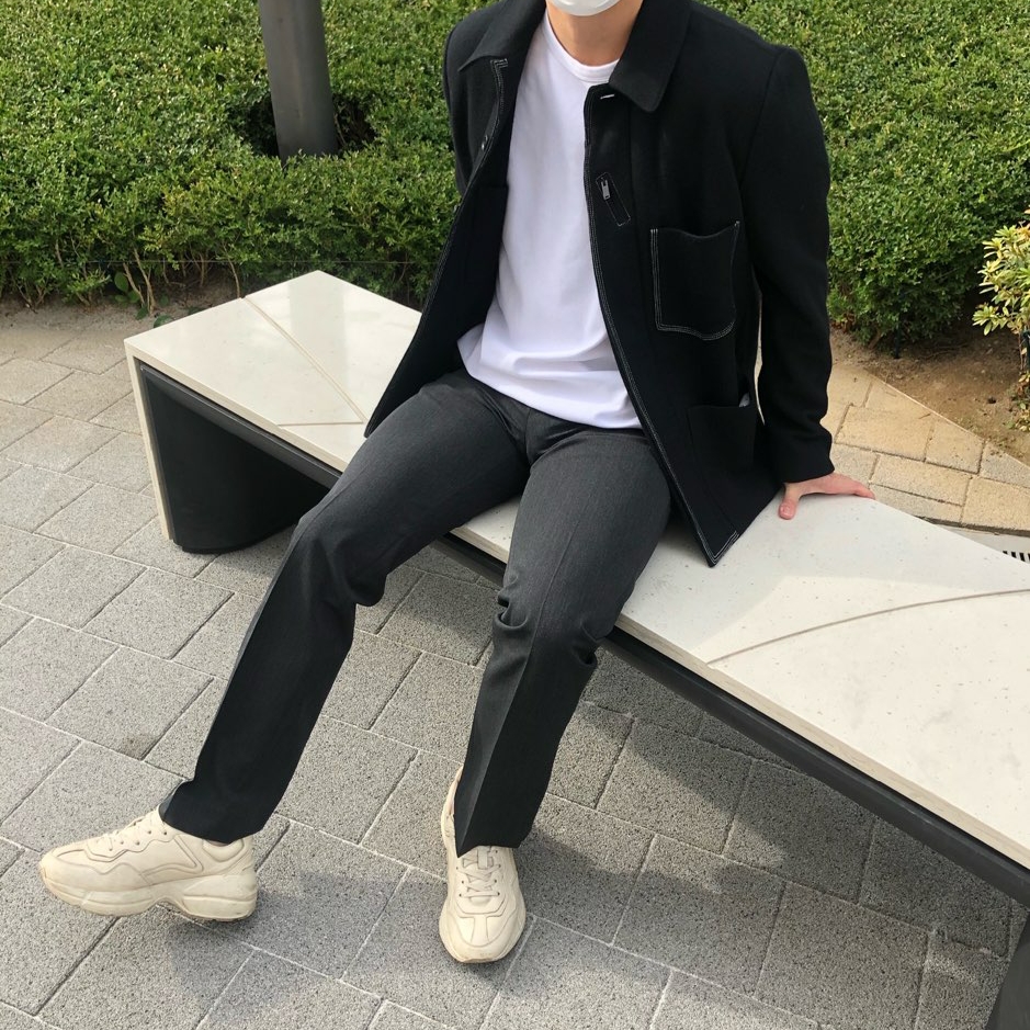 Gucci Rhyton Leather Sneakers Distressed Ivory 착용 스타일