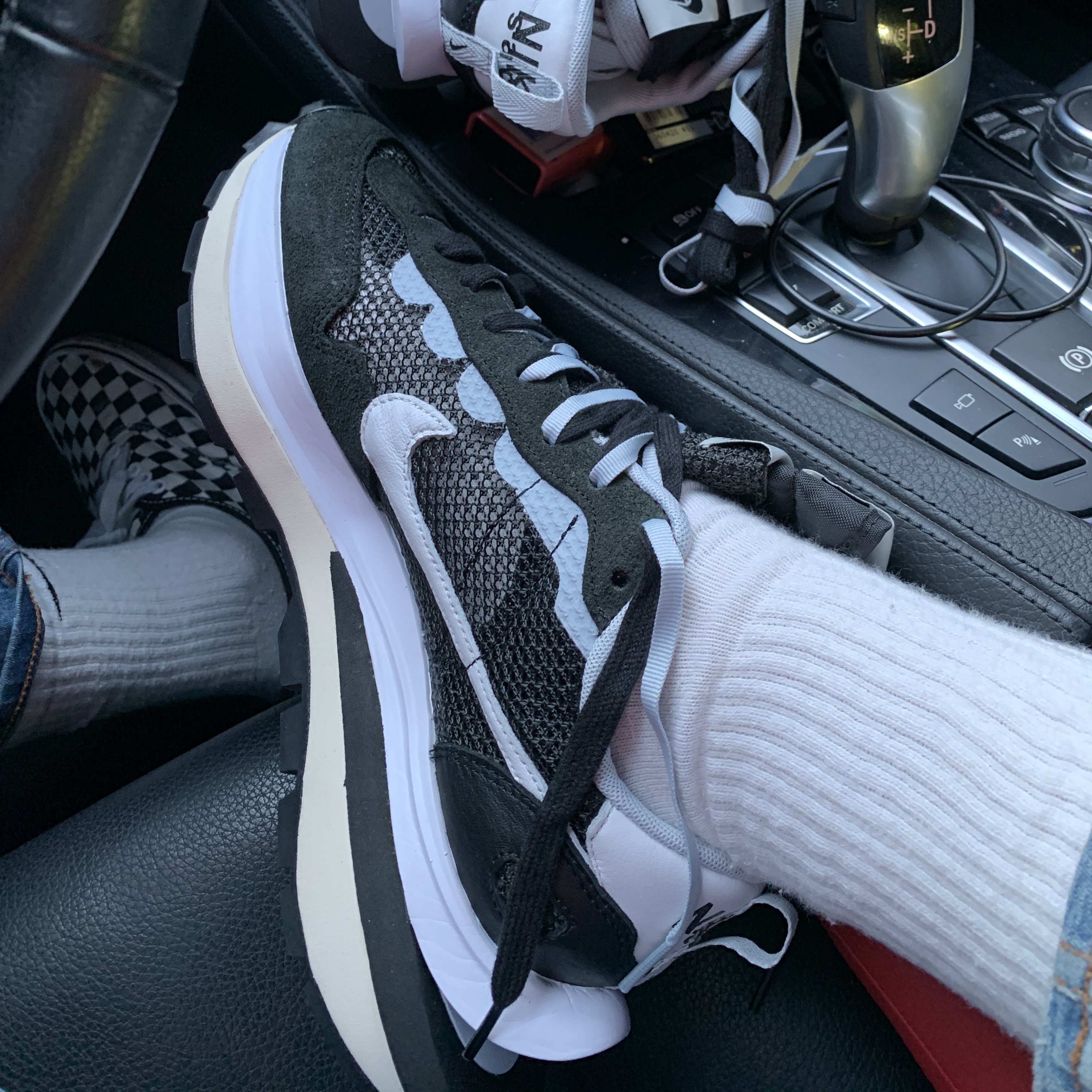 Nike x Sacai VaporWaffle Black White 착용 스타일 - 2