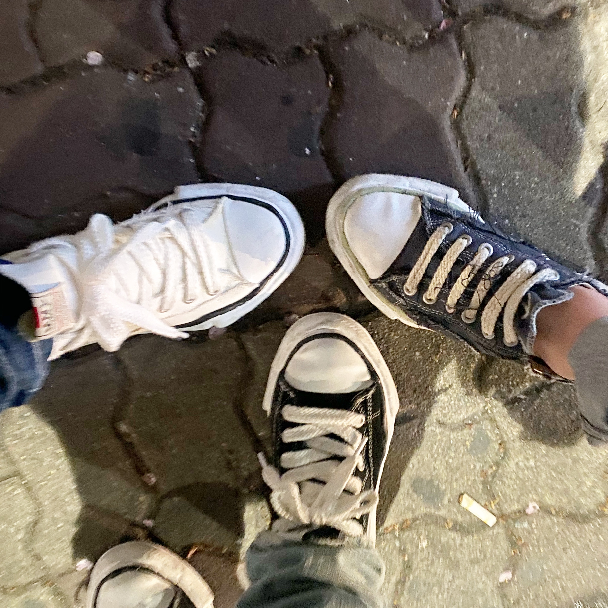 Maison Mihara Yasuhiro Hank OG Sole Canvas Low-top Sneakers Black, Maison Mihara Yasuhiro Peterson OG Sole Canvas Low Sneakers White 착용 스타일