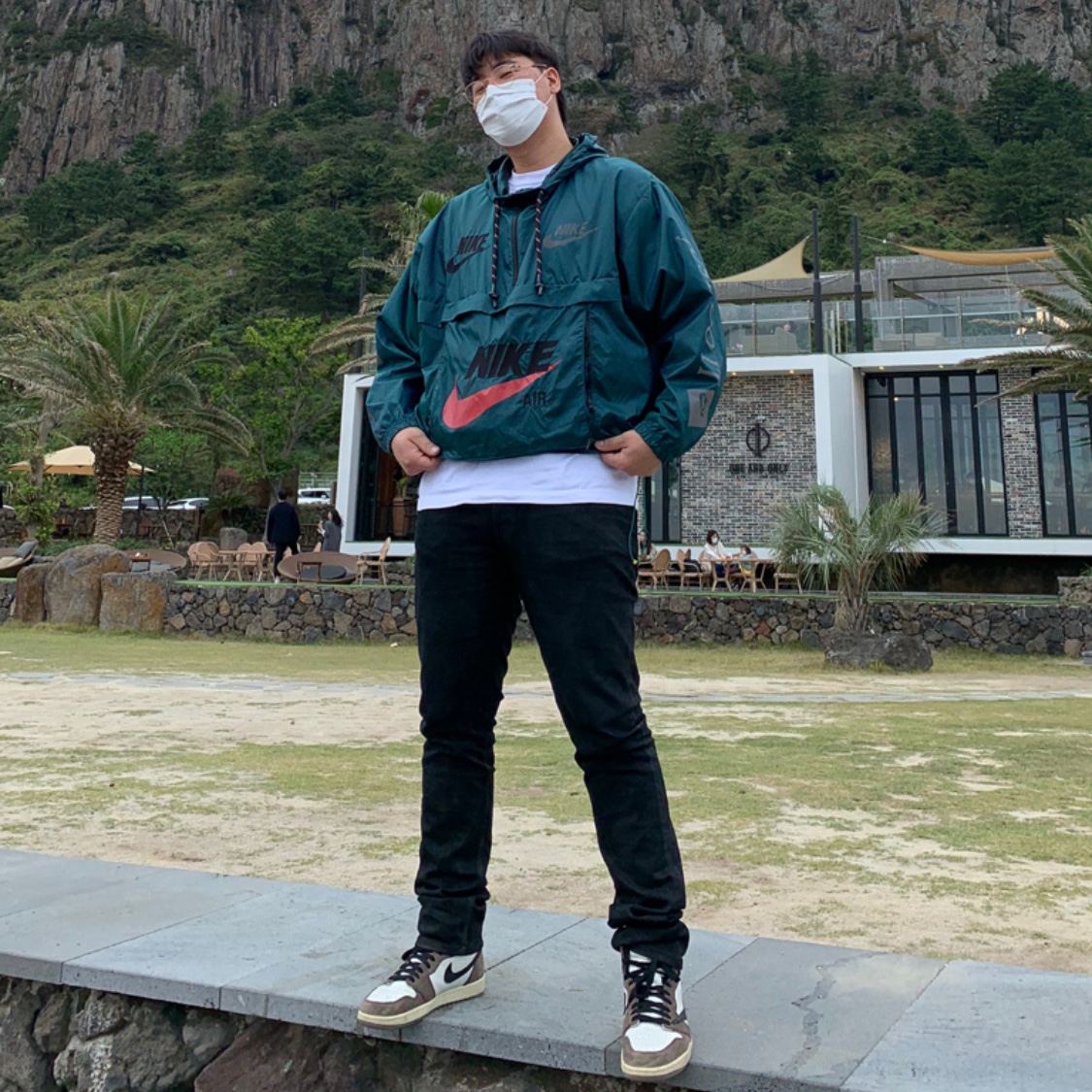 Jordan 1 x Travis Scott Retro High OG SP Mocha 착용 스타일