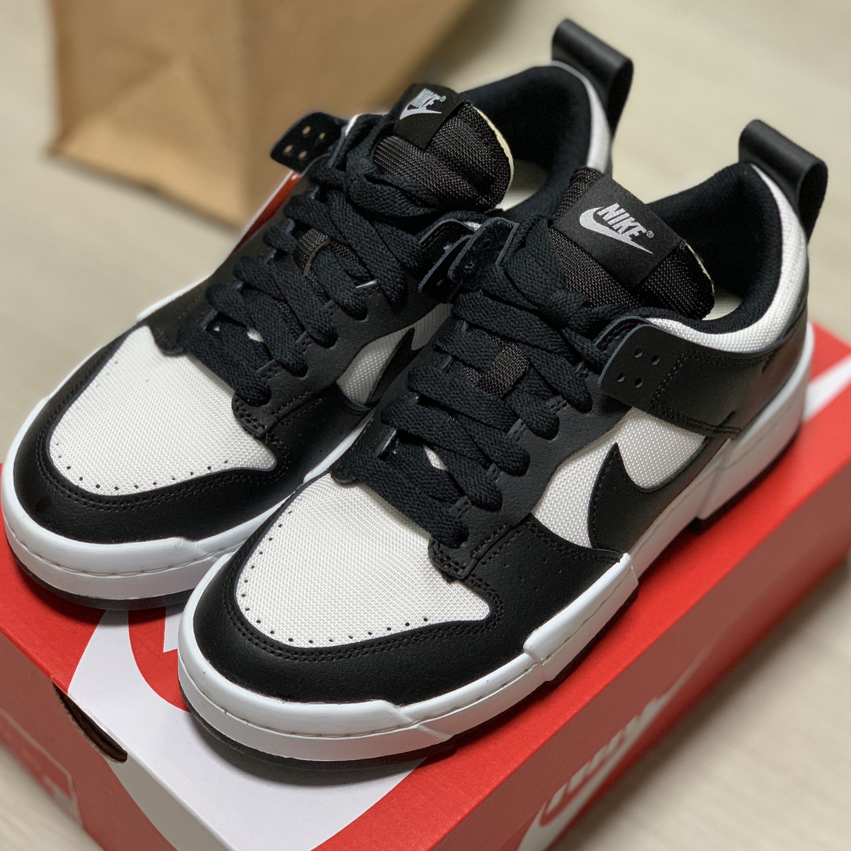 (W) Nike Dunk Low Disrupt Black White 착용 스타일