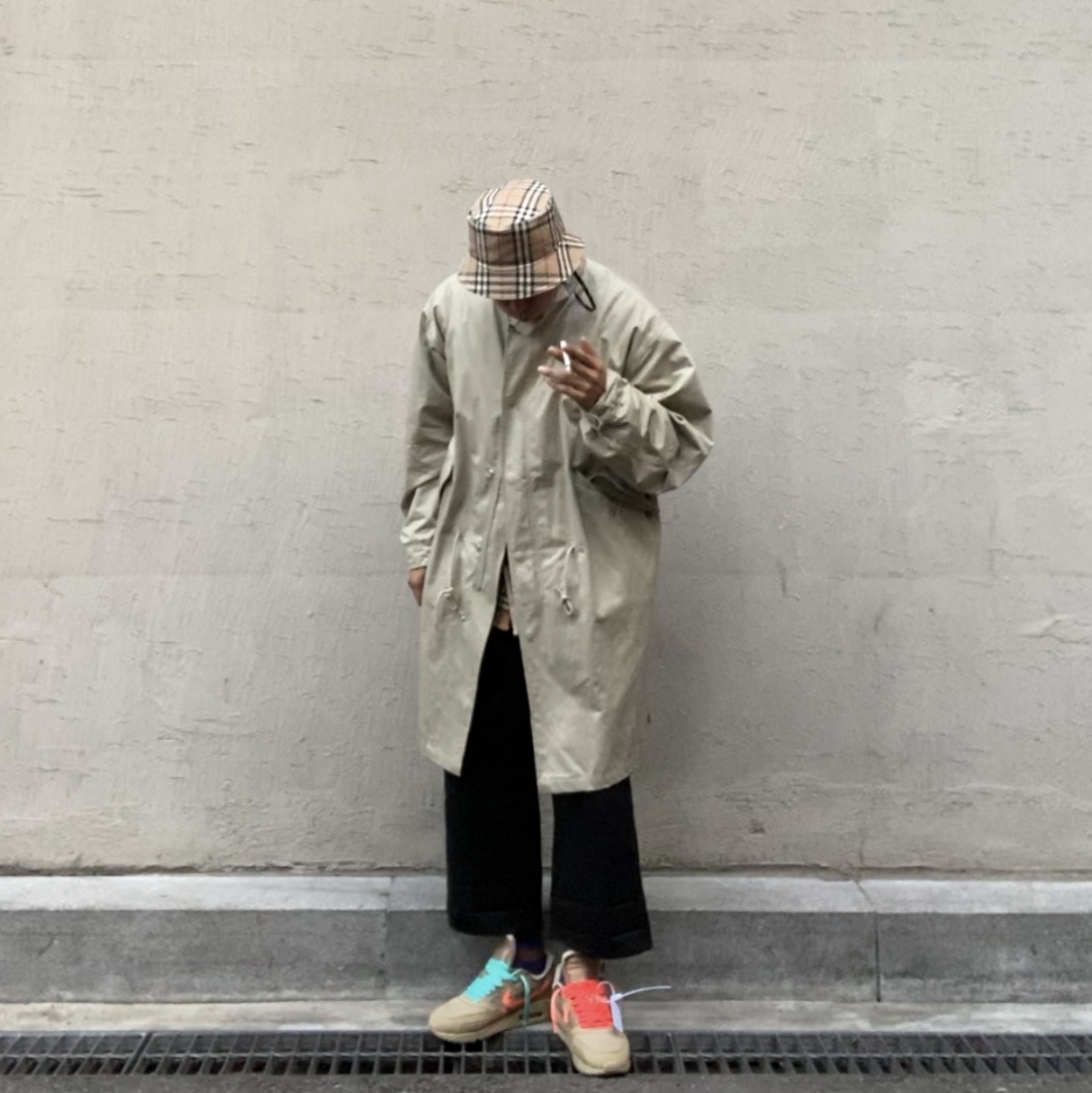 Nike x Off-White Air Max 90 V2 Desert Ore 착용 스타일 - 2