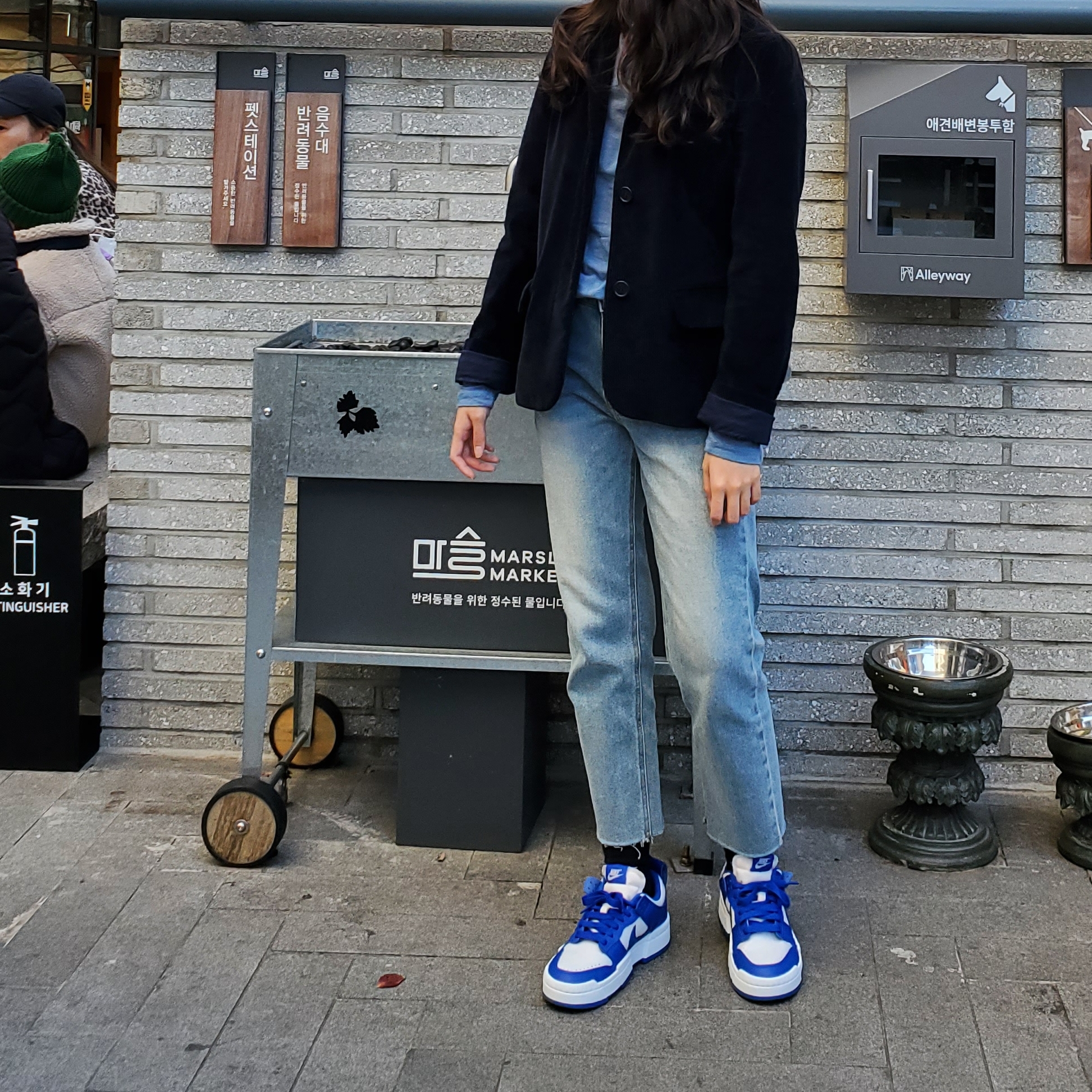 (W) Nike Dunk Low Disrupt Game Royal 착용 스타일