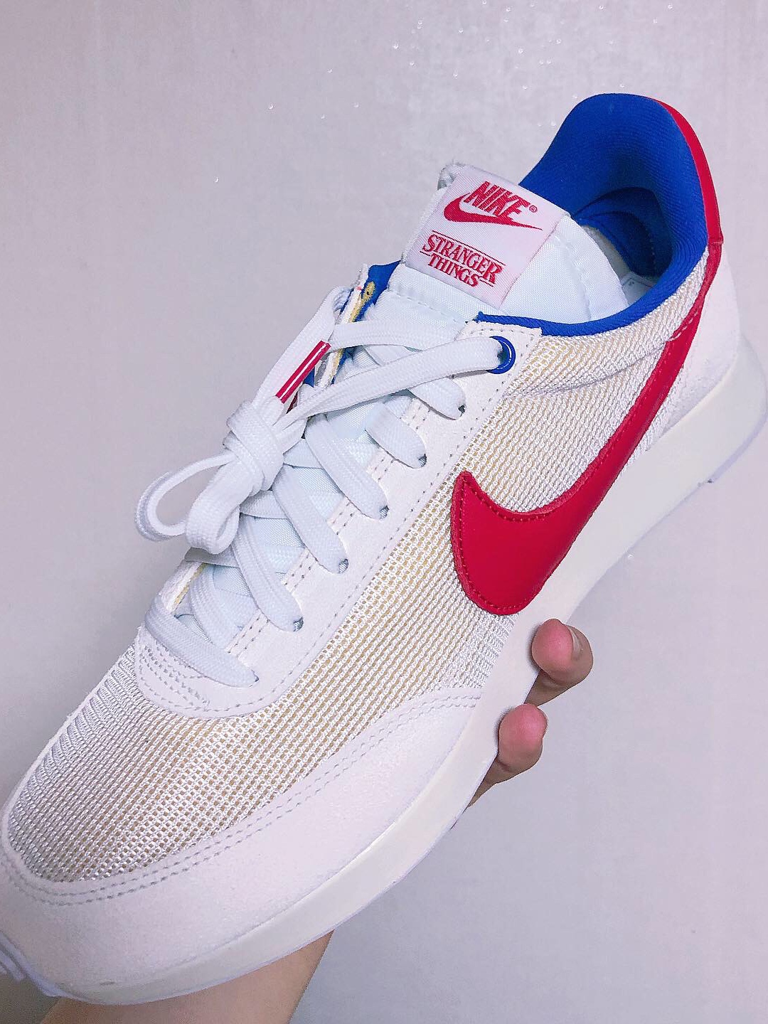 Nike x Stranger Things Tailwind 79 Independence Day Pack 착용 스타일 - 2