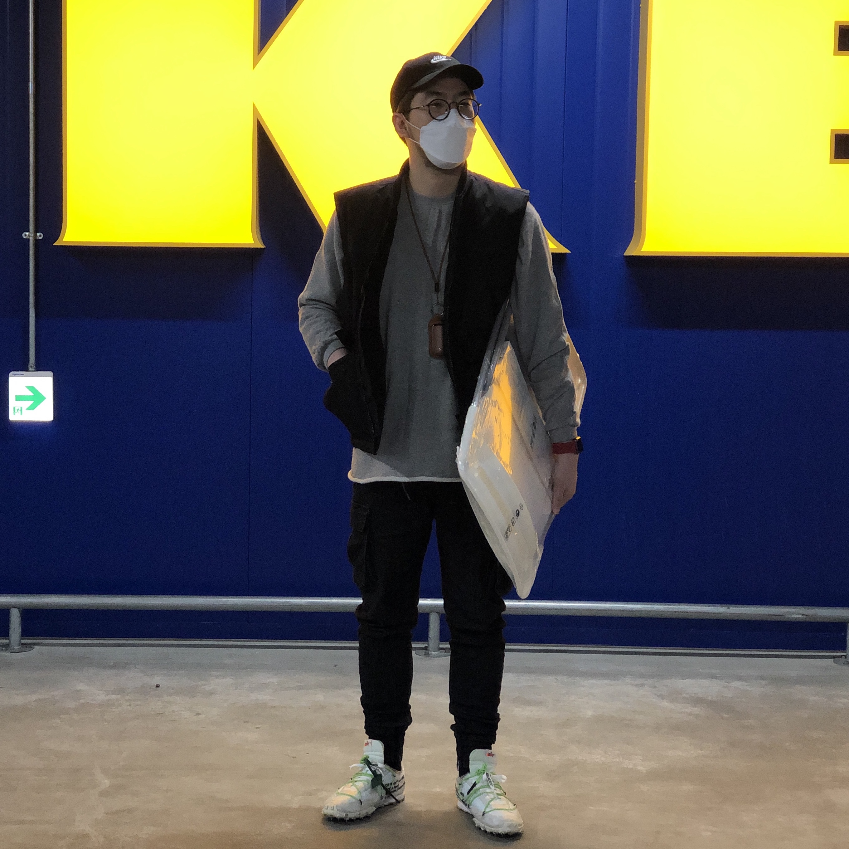(W) Nike x Off-White Waffle Racer White 착용 스타일
