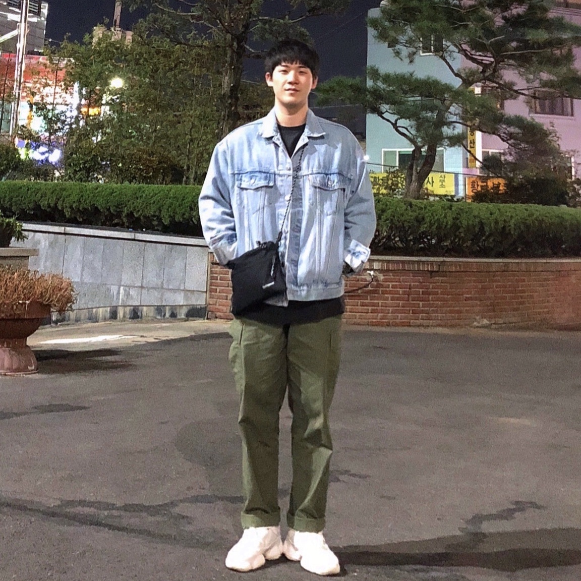 Adidas Yeezy 500 Bone White 착용 스타일