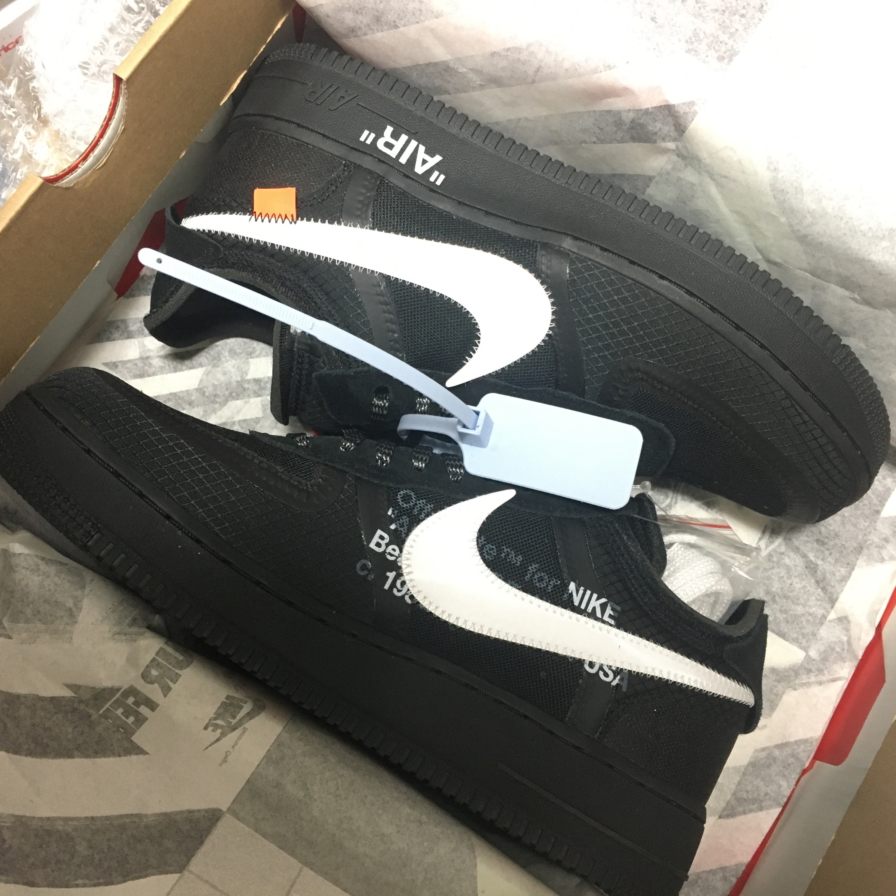 Nike x Supreme Air Force 1 Low White, Nike Air Force 1 Low White Black Midsole 착용 스타일 - 3