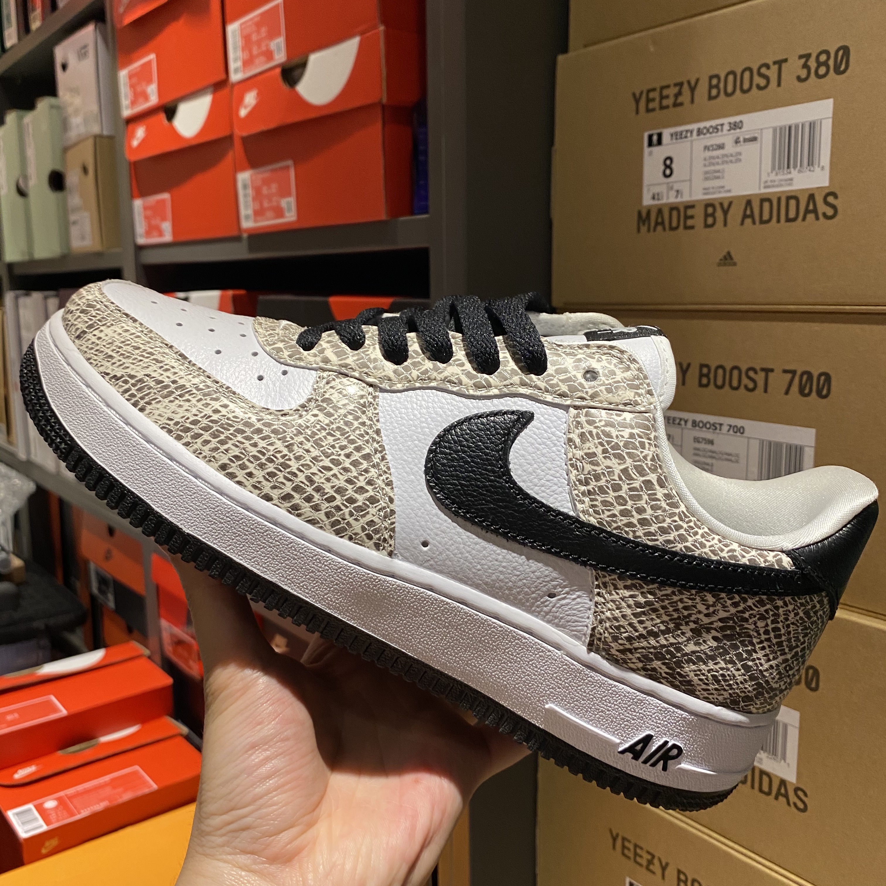 Nike Air Force 1 CO.JP Cocoa Snake OG 착용 스타일