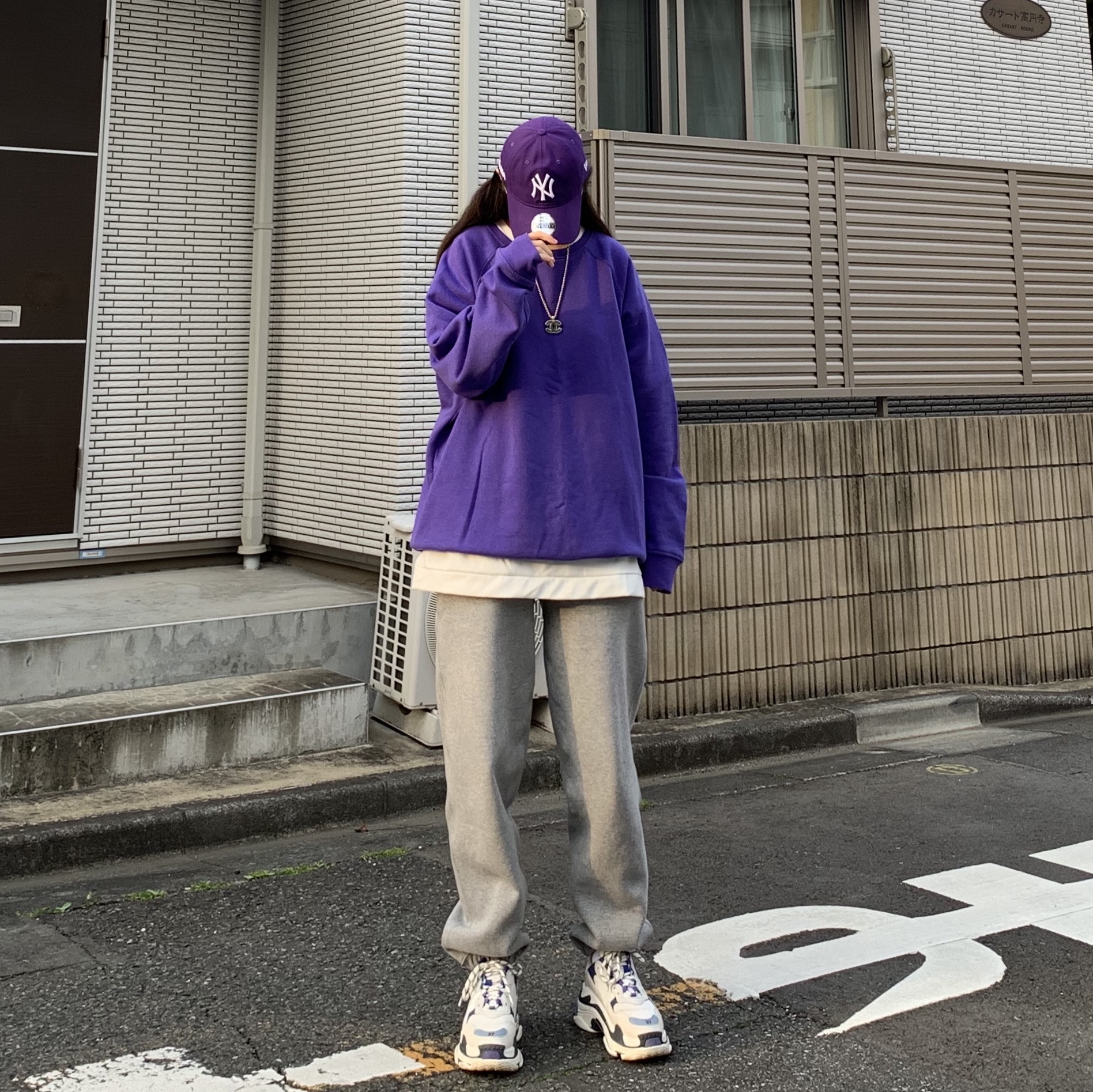(W) Balenciaga Triple S Trainer White Navy Purple 착용 스타일