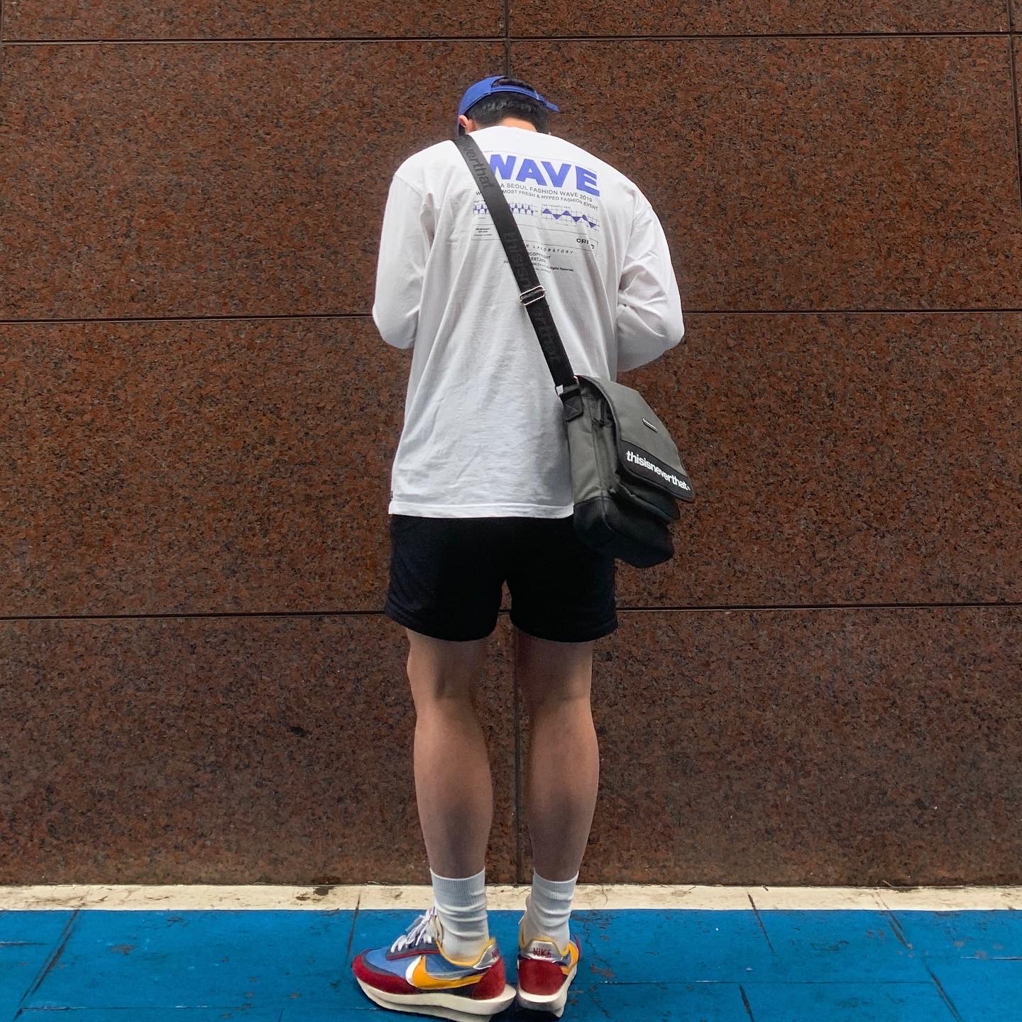 Nike x Sacai LDWaffle Blue Multi 착용 스타일