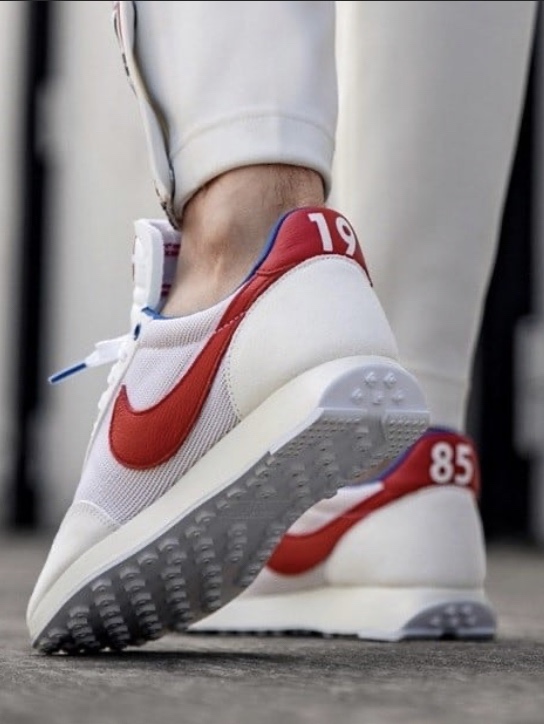 Nike x Stranger Things Tailwind 79 Independence Day Pack 착용 스타일 - 1