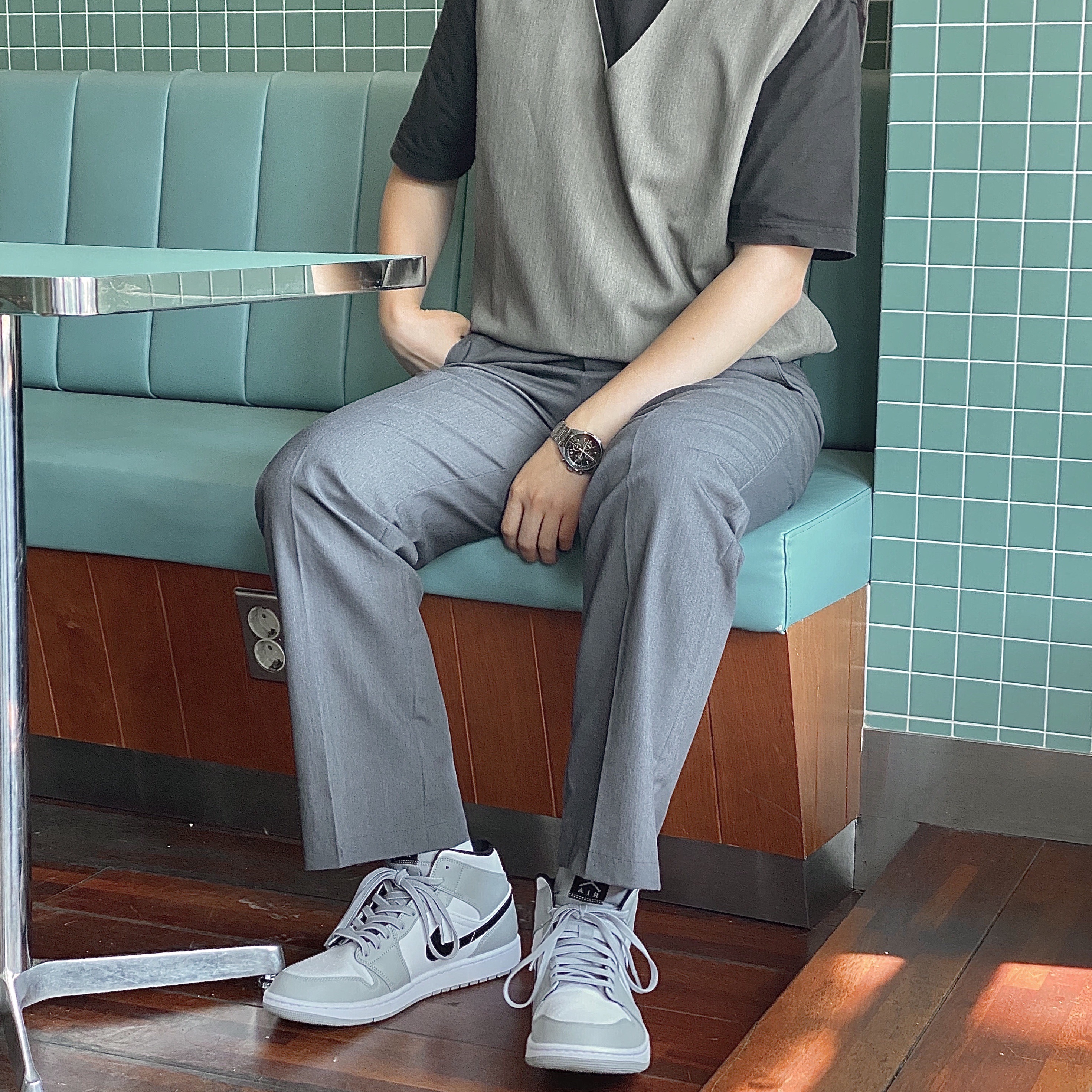 Jordan 1 Mid Light Smoke Grey 착용 스타일
