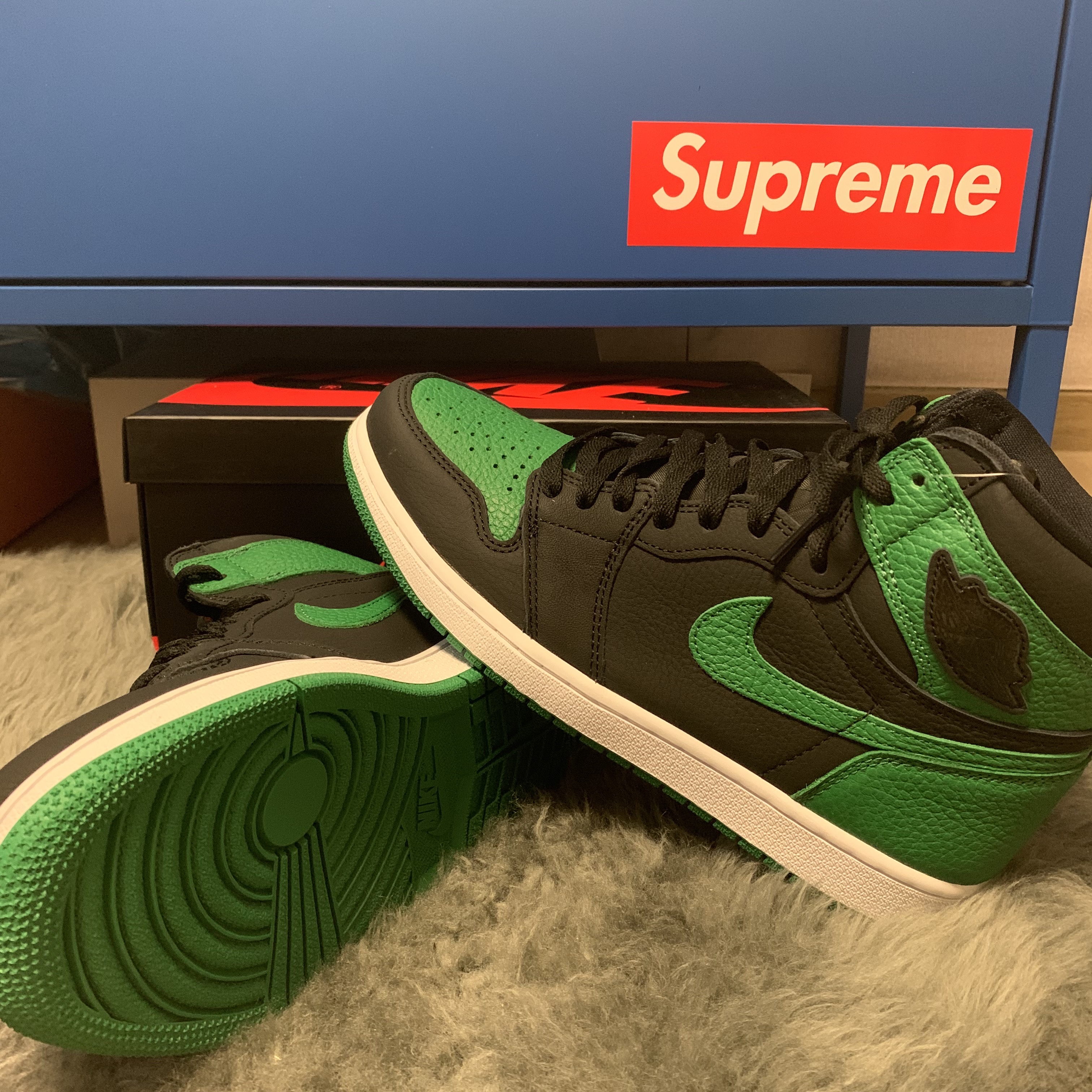 Jordan 1 Retro High OG Pine Green Black 착용 스타일