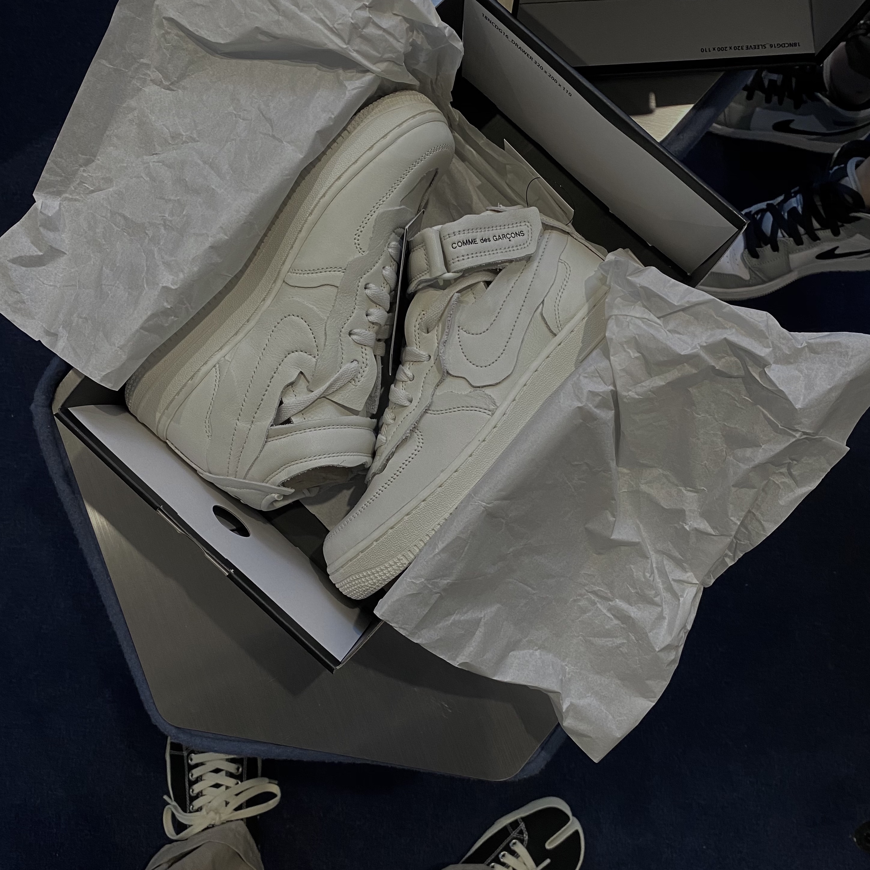 Nike x Comme des Garcons Homme Plus Air Force Mid White 착용 스타일