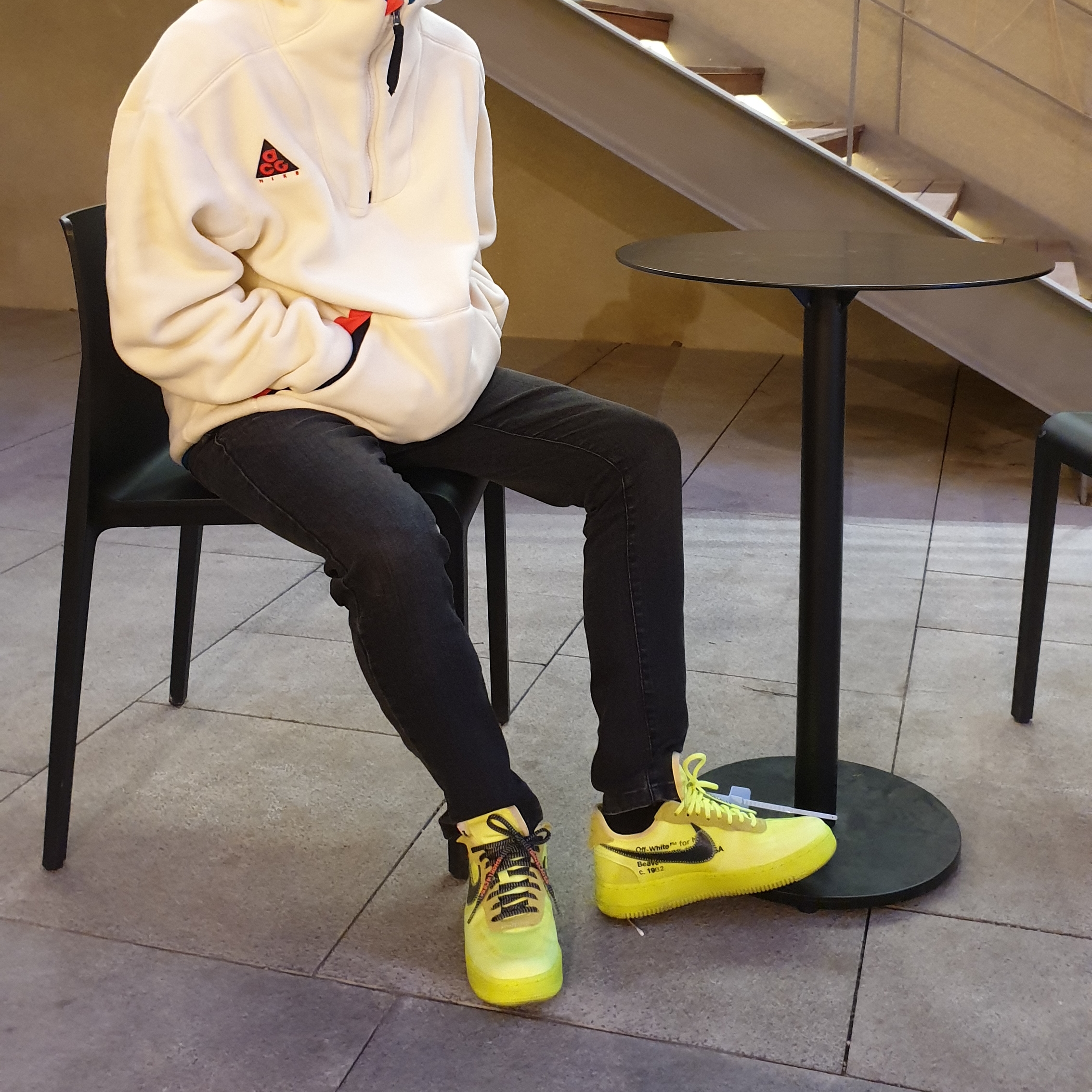 Nike x Off-White Air Force 1 Low Volt 착용 스타일