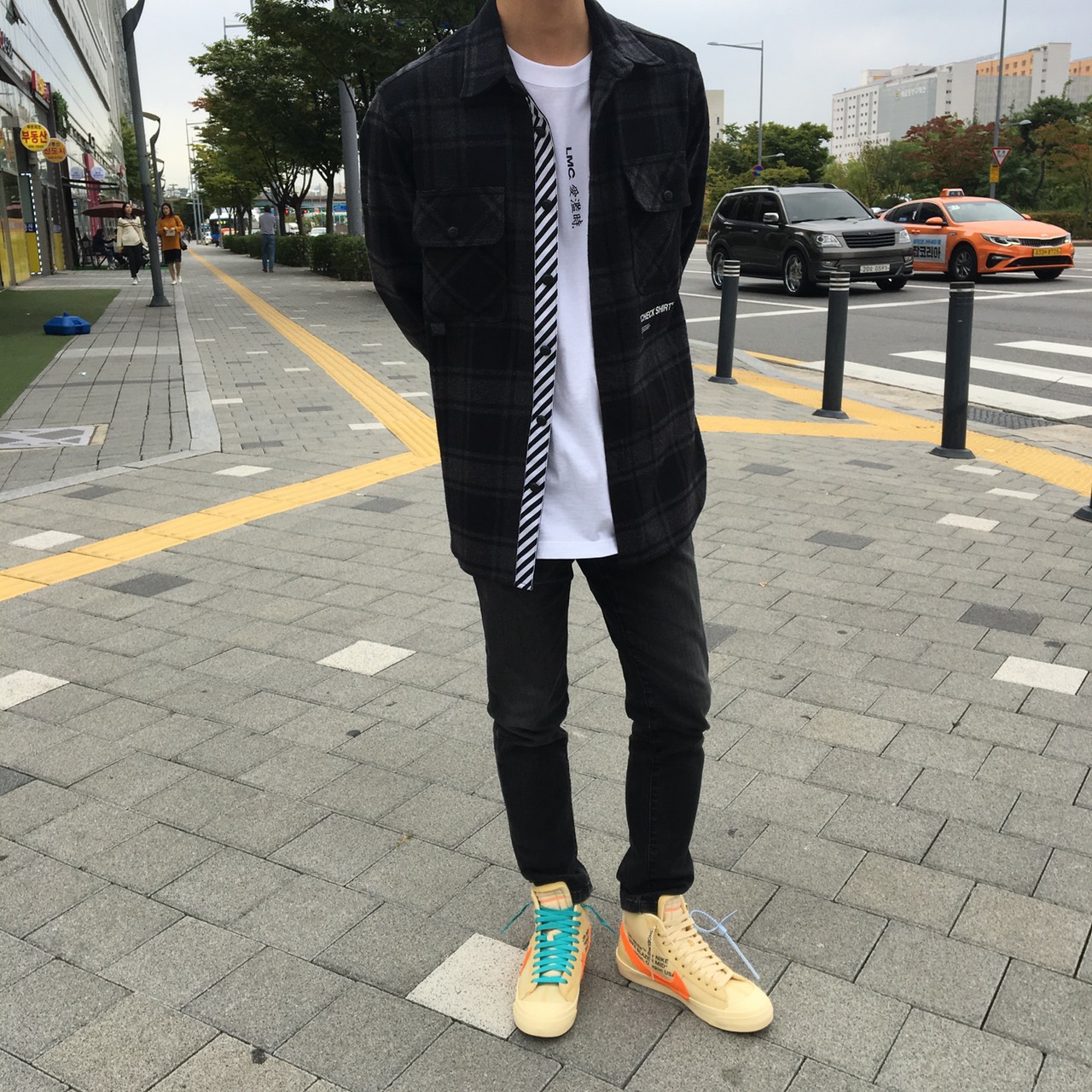 Nike x Off-White Blazer Mid Off-White All Hallow's Eve 착용 스타일