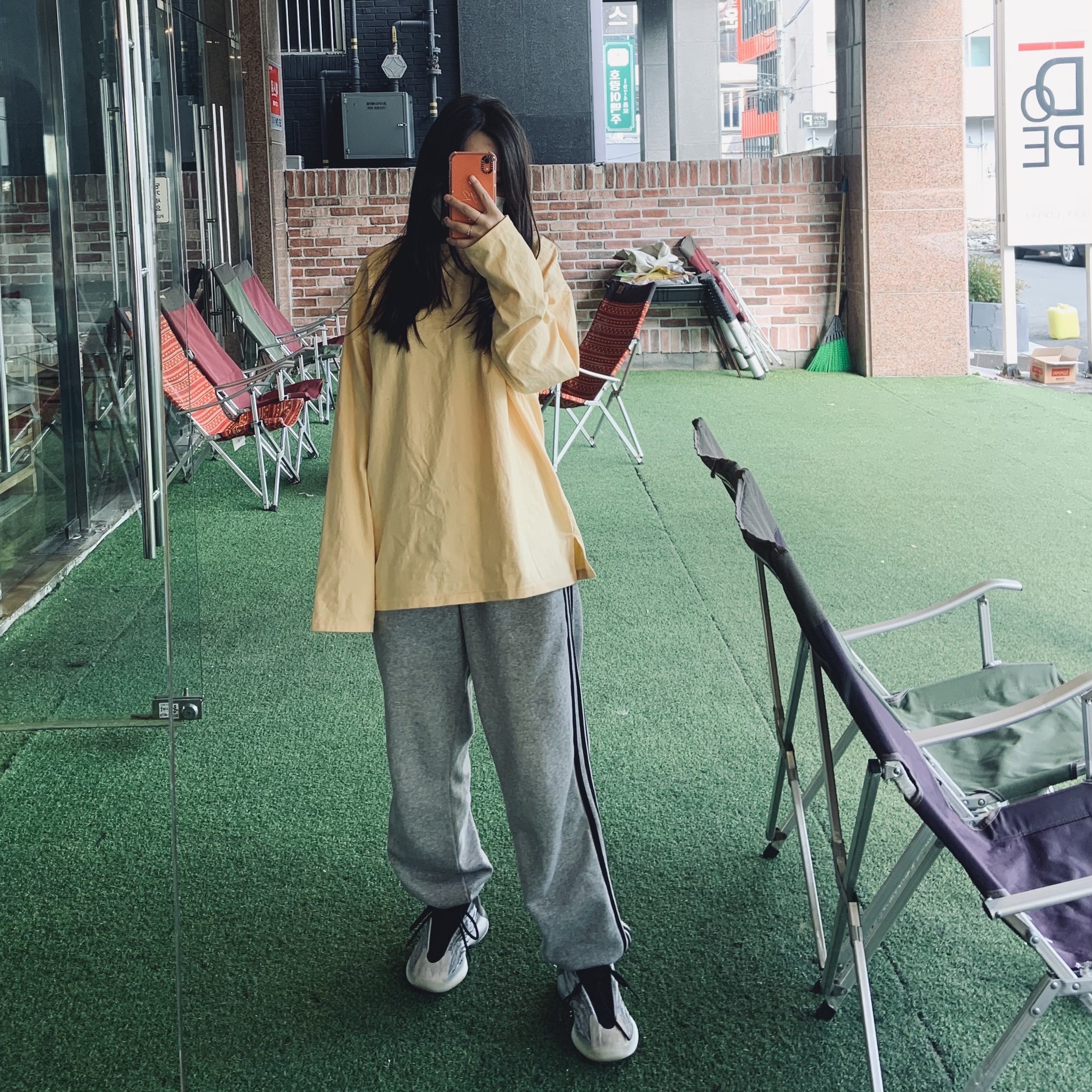 Adidas Yeezy QNTM Lifestyle 착용 스타일
