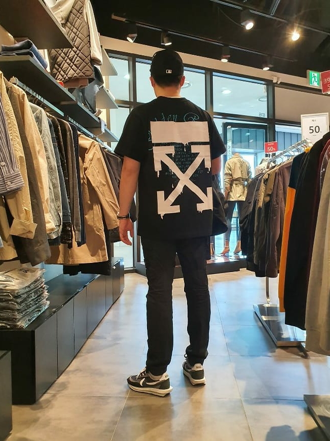 Nike x Sacai LDWaffle Black 착용 스타일 - 2