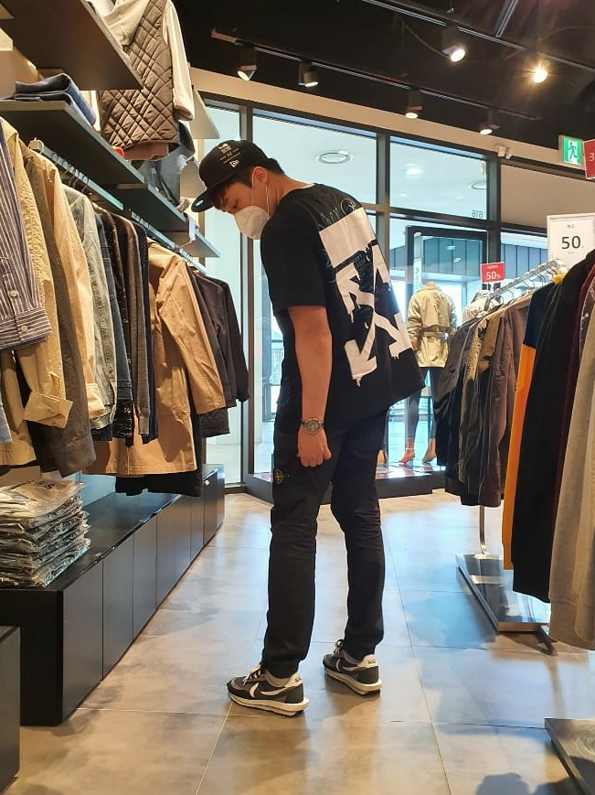 Nike x Sacai LDWaffle Black 착용 스타일 - 1