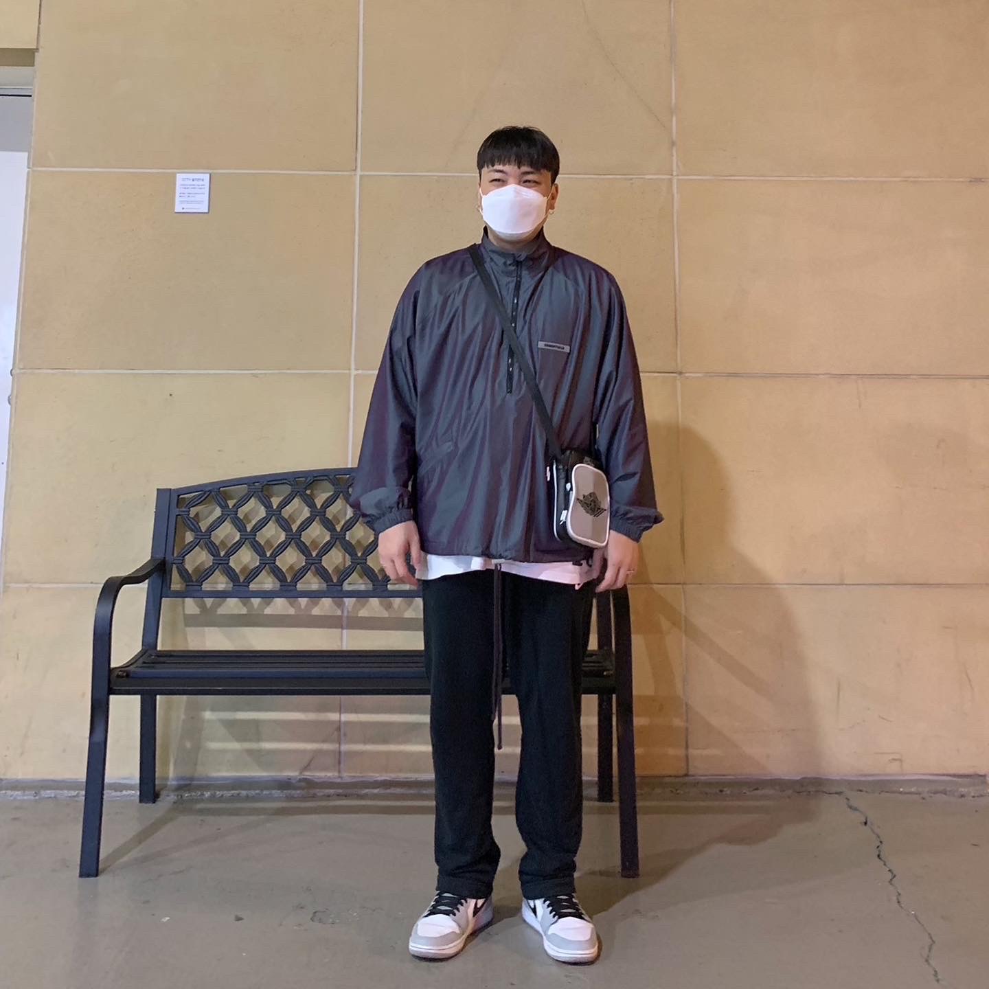 Jordan 1 Mid Light Smoke Grey 착용 스타일