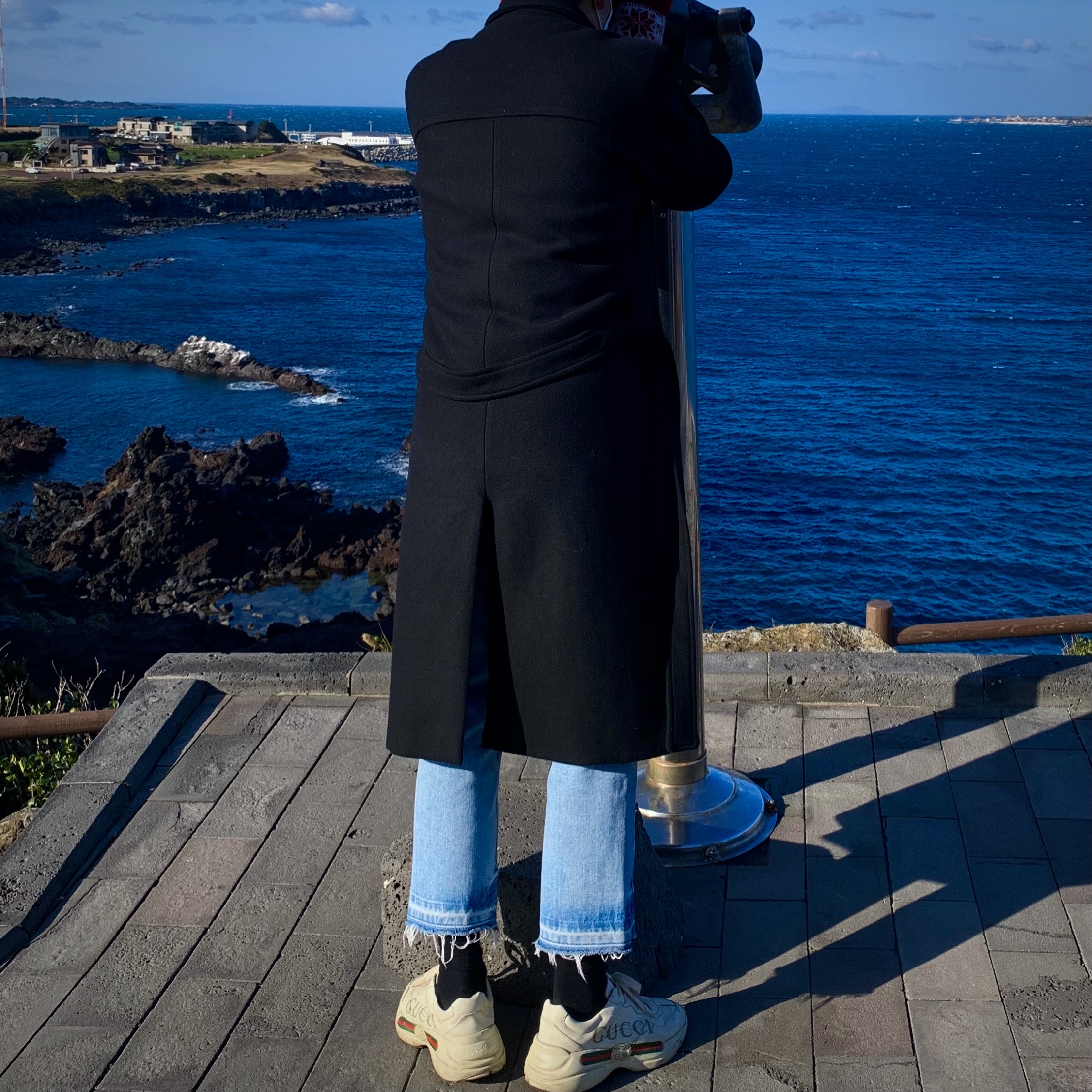 Gucci Rhyton Leather Sneakers Logo 착용 스타일