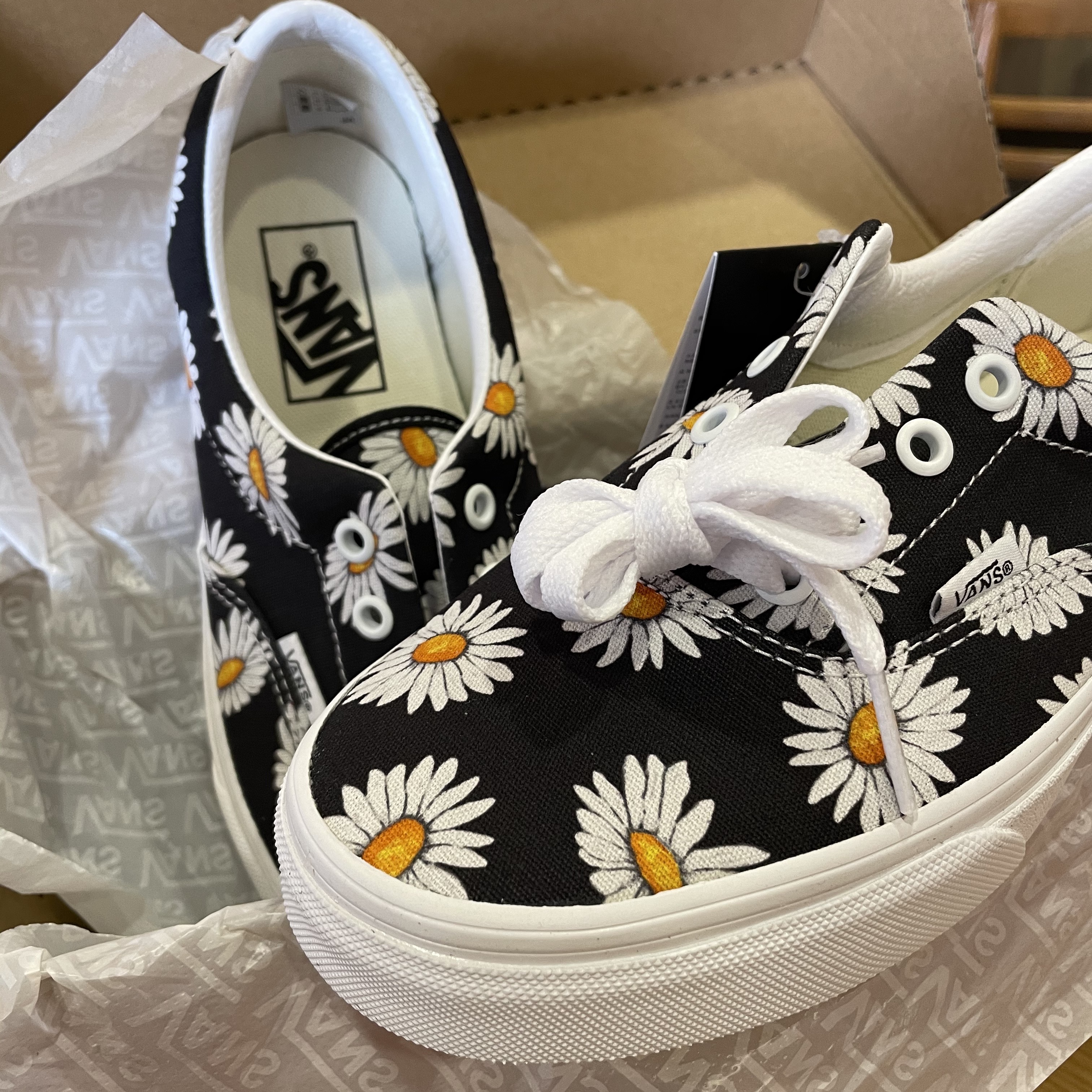 Vans Era Big Daisies Black 착용 스타일
