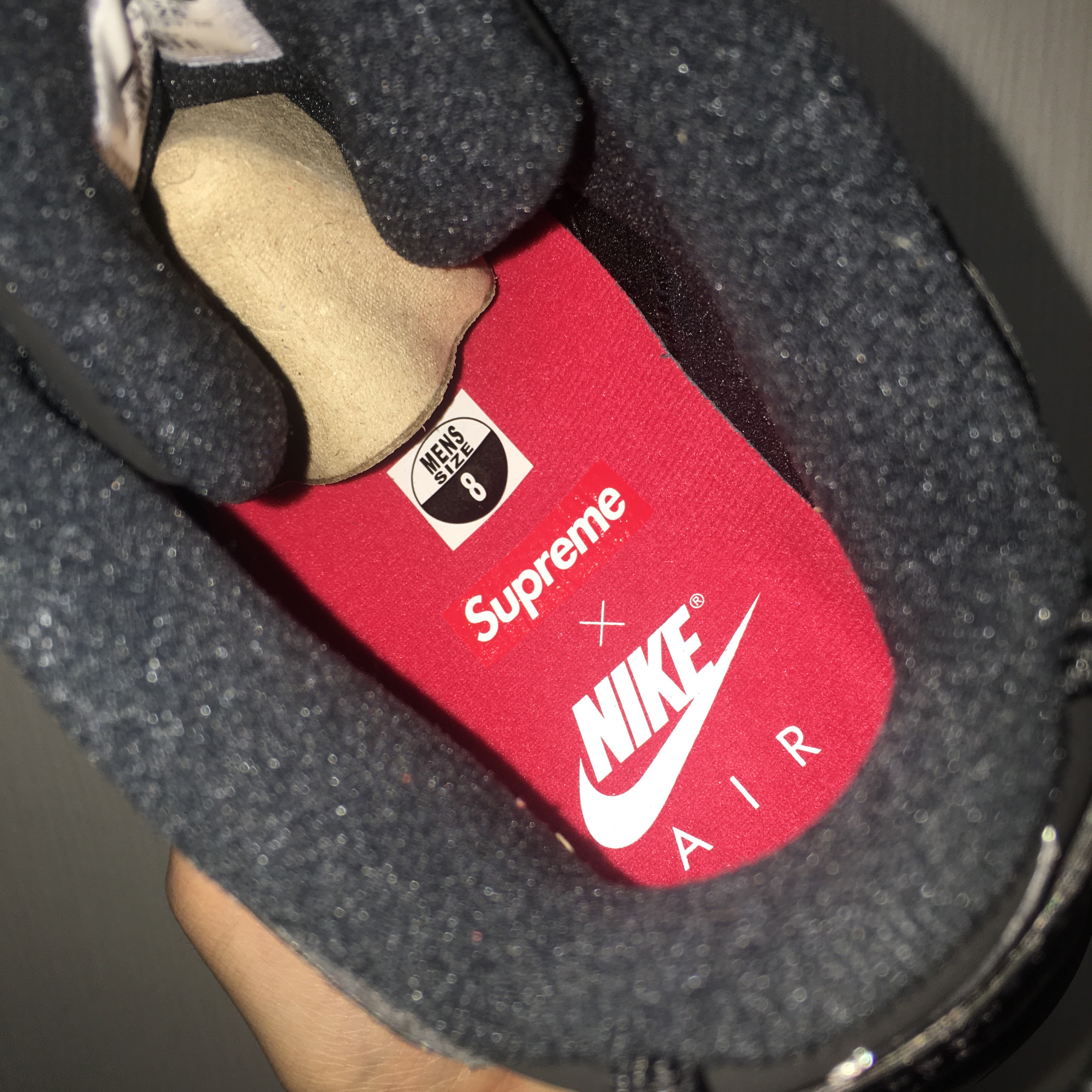 Nike x Supreme Air More Uptempo Suptempo Black 착용 스타일 - 5