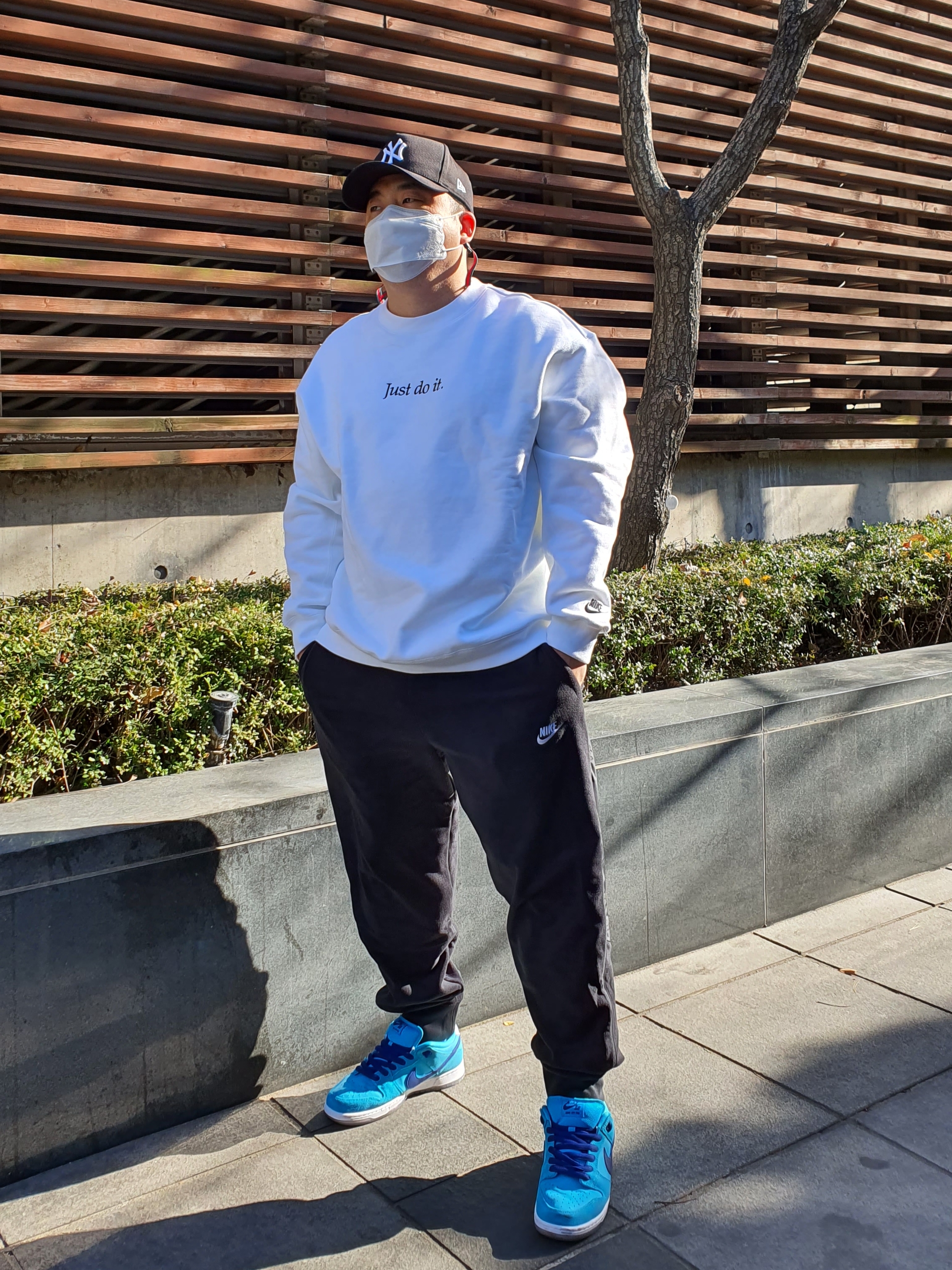 Nike SB Dunk Low Pro Blue Fury 착용 스타일 - 1