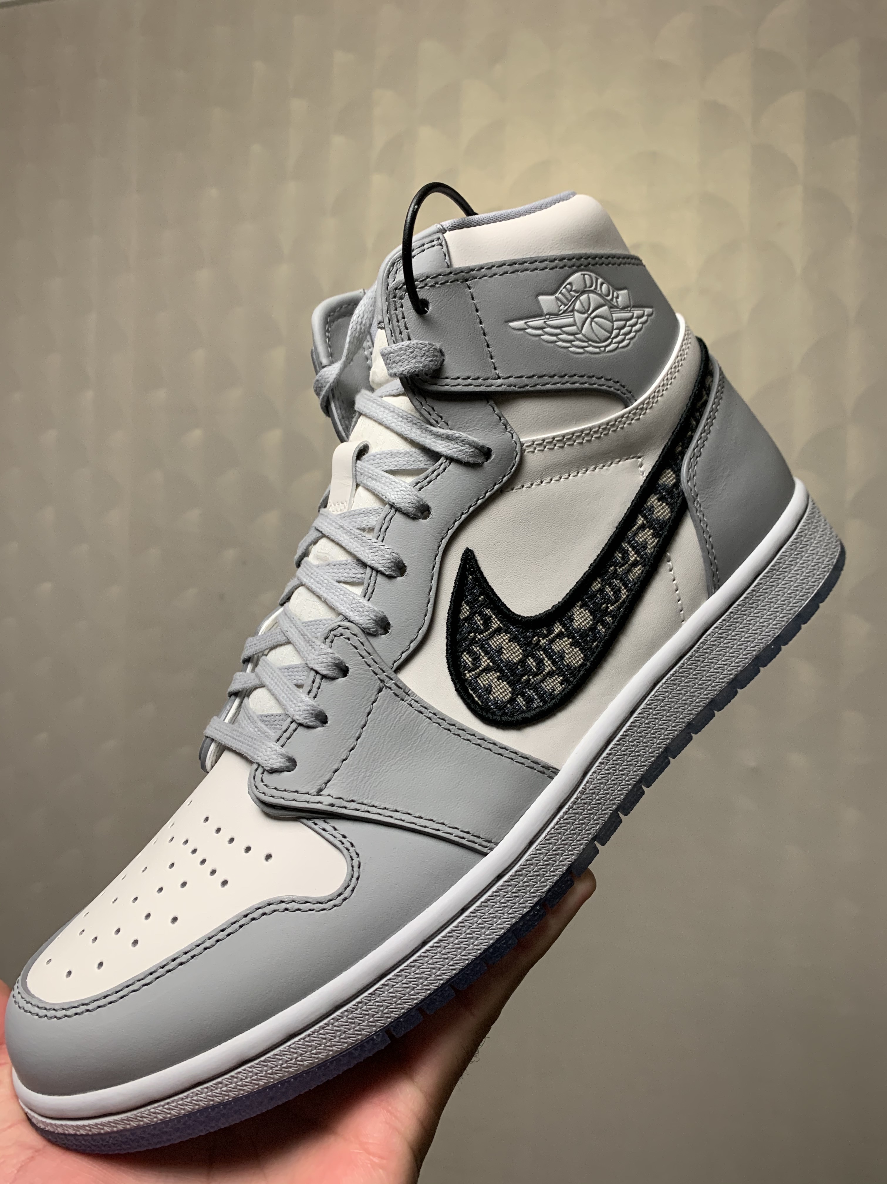 Jordan 1 x Dior High OG 착용 스타일