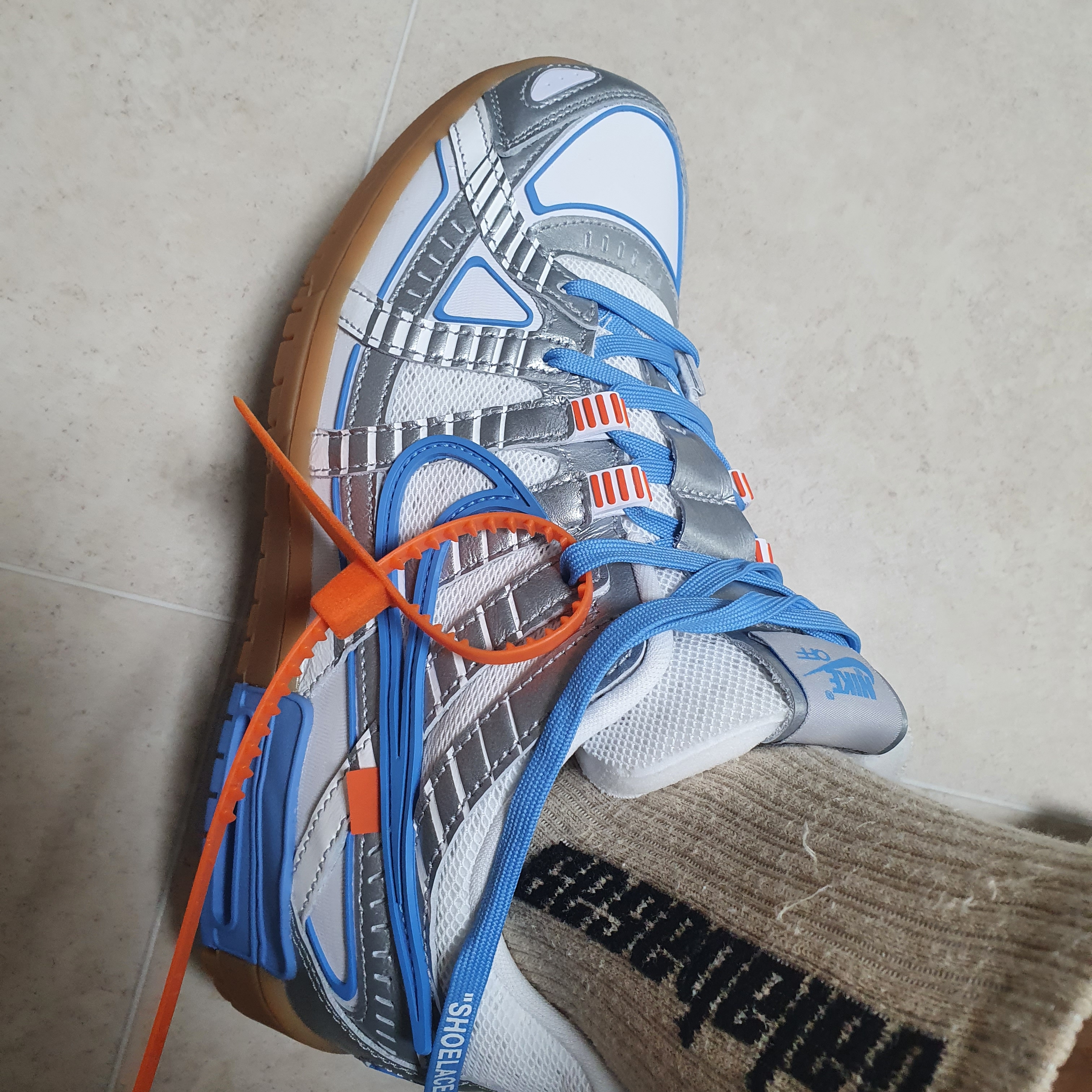 Nike x Off-White Air Rubber Dunk University Blue 착용 스타일