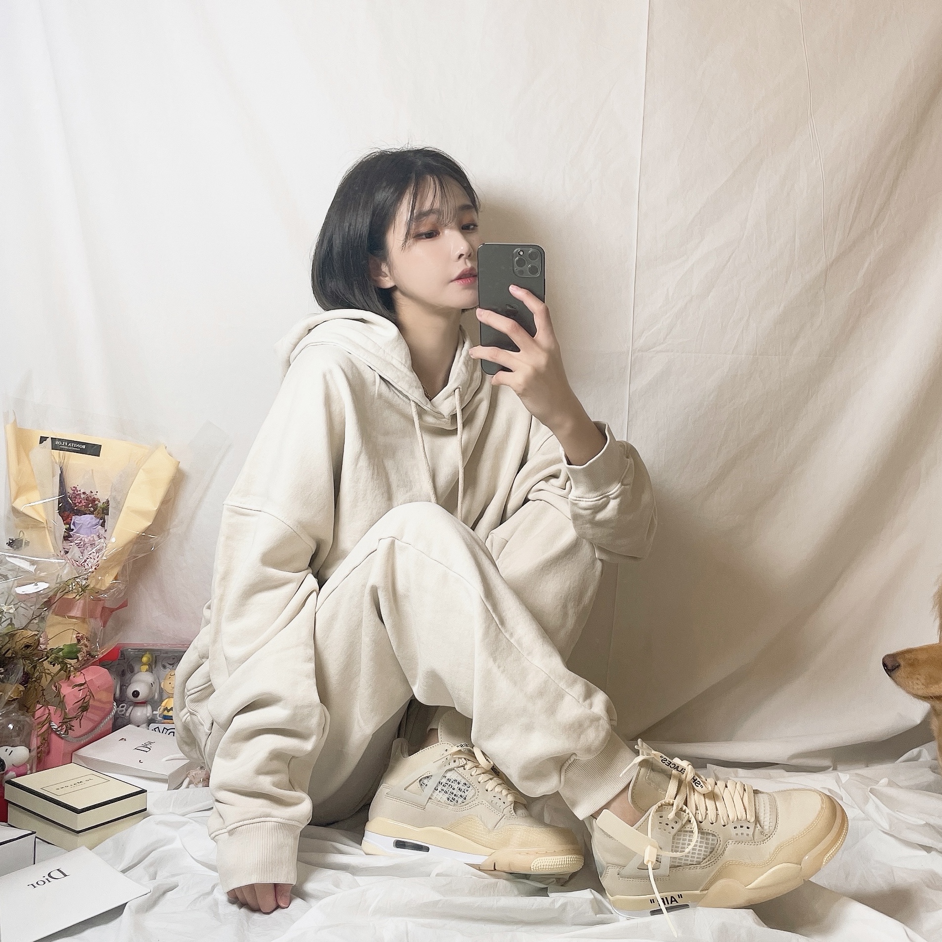 (W) Jordan 4 x Off-White Retro SP Sail 착용 스타일