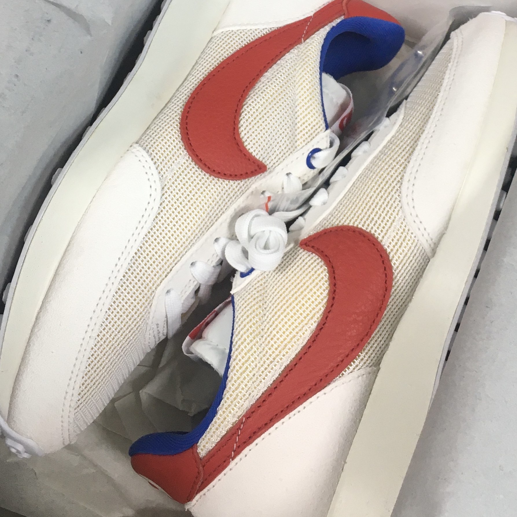 Nike x Stranger Things Tailwind 79 Independence Day Pack 착용 스타일