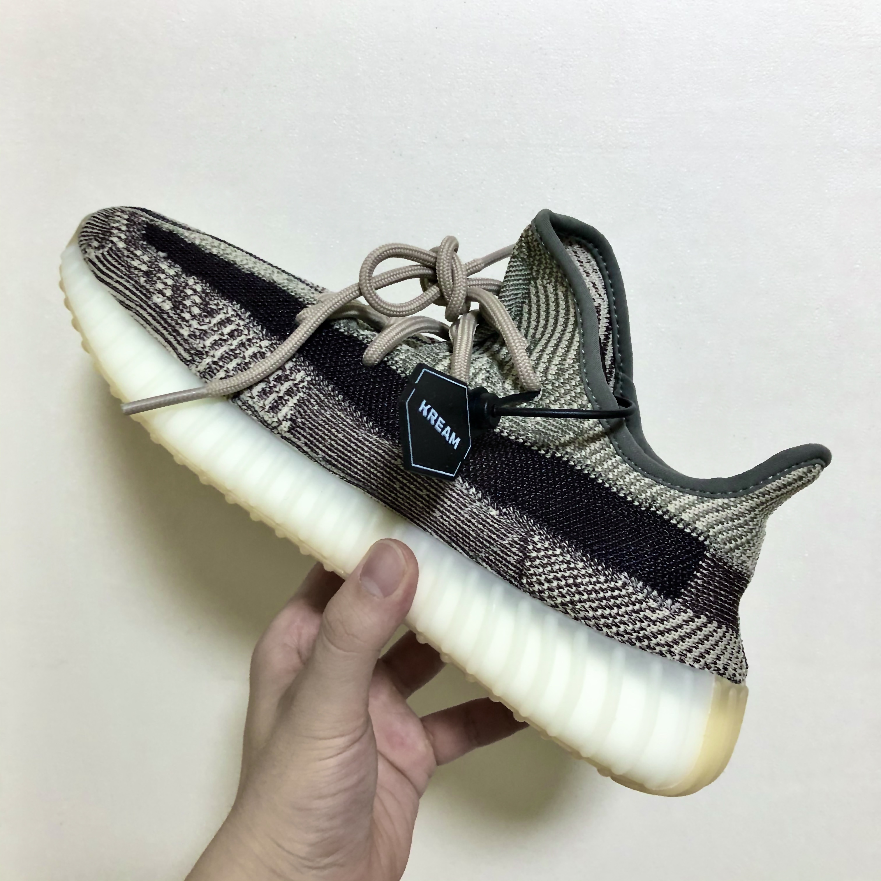 Adidas Yeezy Boost 350 V2 Zyon 착용 스타일