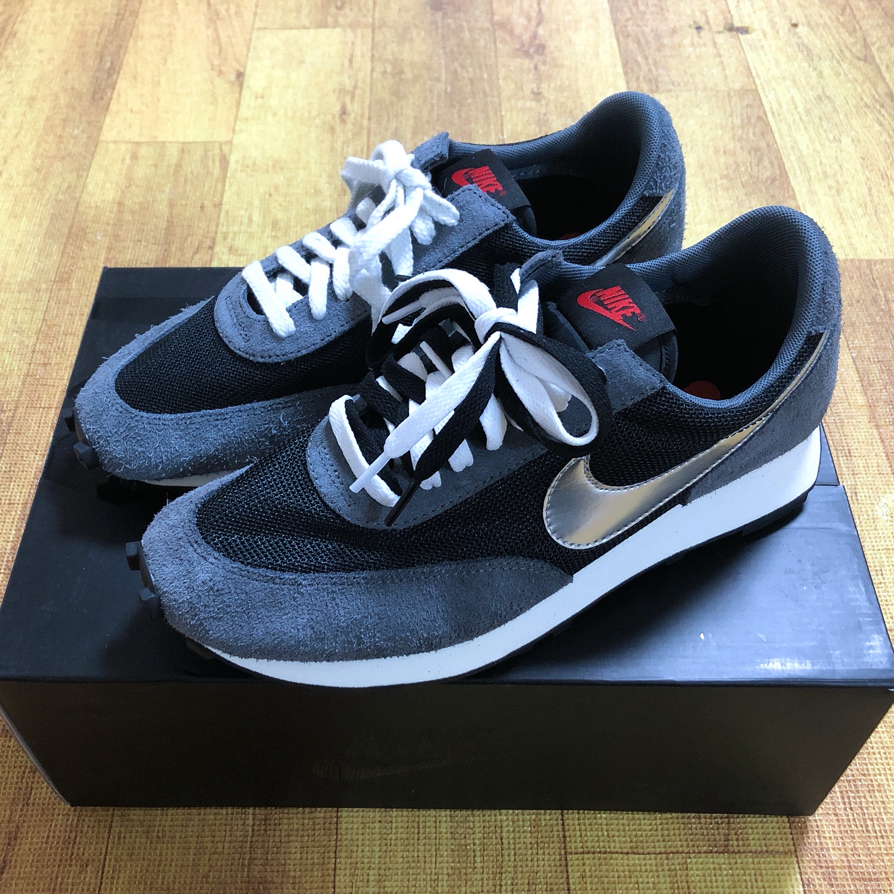 Nike Daybreak SP Black Metallic Silver 착용 스타일