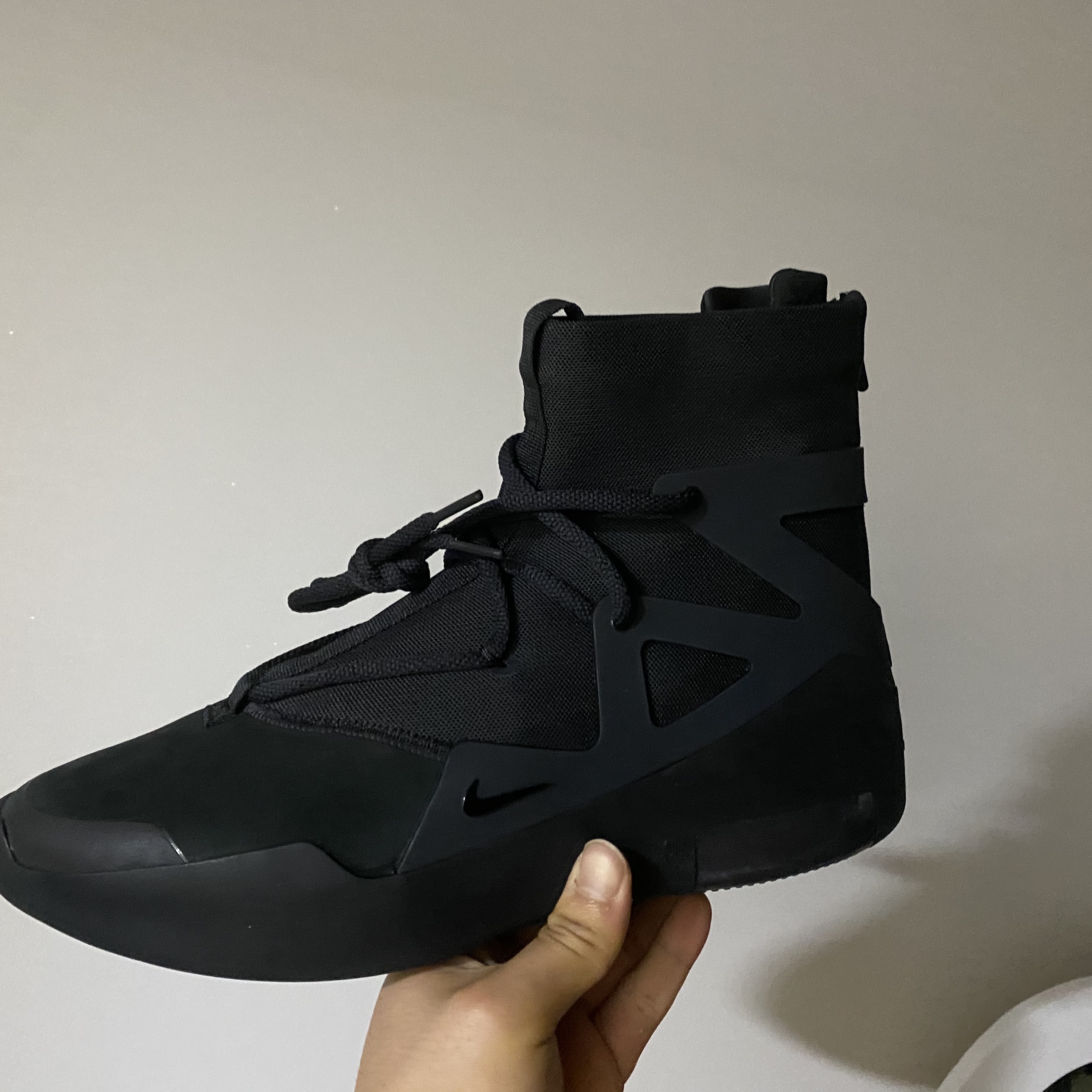 Jordan 1 Retro High OG Court Purple 2020, Converse x Fear of God Essentials Chuck 70 Hi Black 2020 착용 스타일 - 4