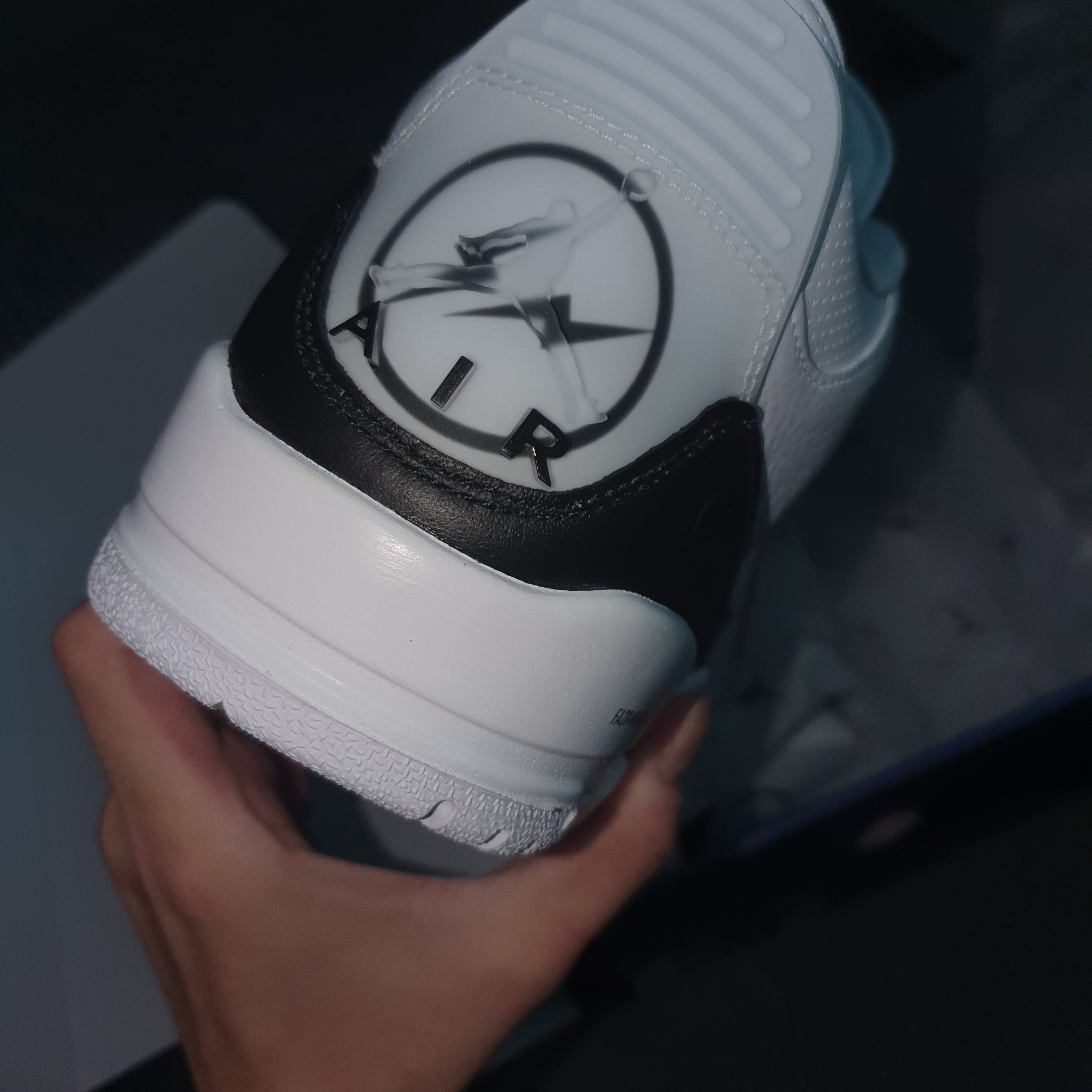Jordan 3 x Fragment Retro SP White Black 착용 스타일 - 2