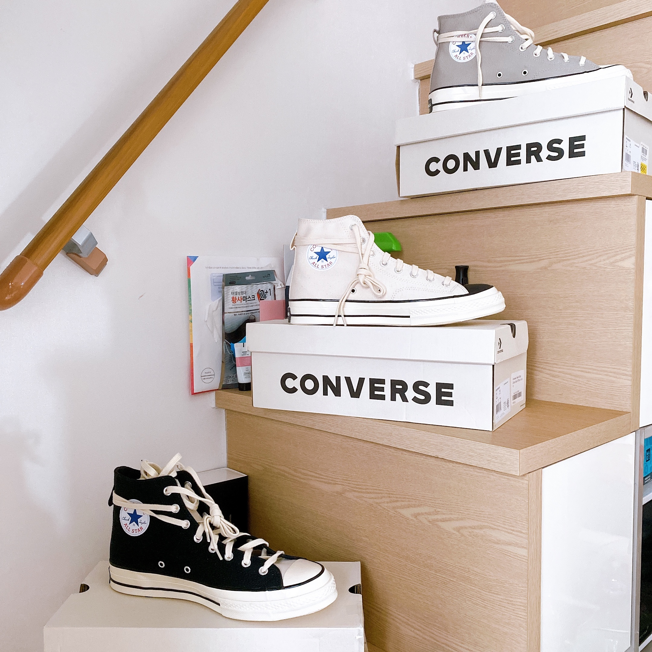 Jordan 1 Retro High OG Court Purple 2020, Converse x Fear of God Essentials Chuck 70 Hi Black 2020 착용 스타일 - 3