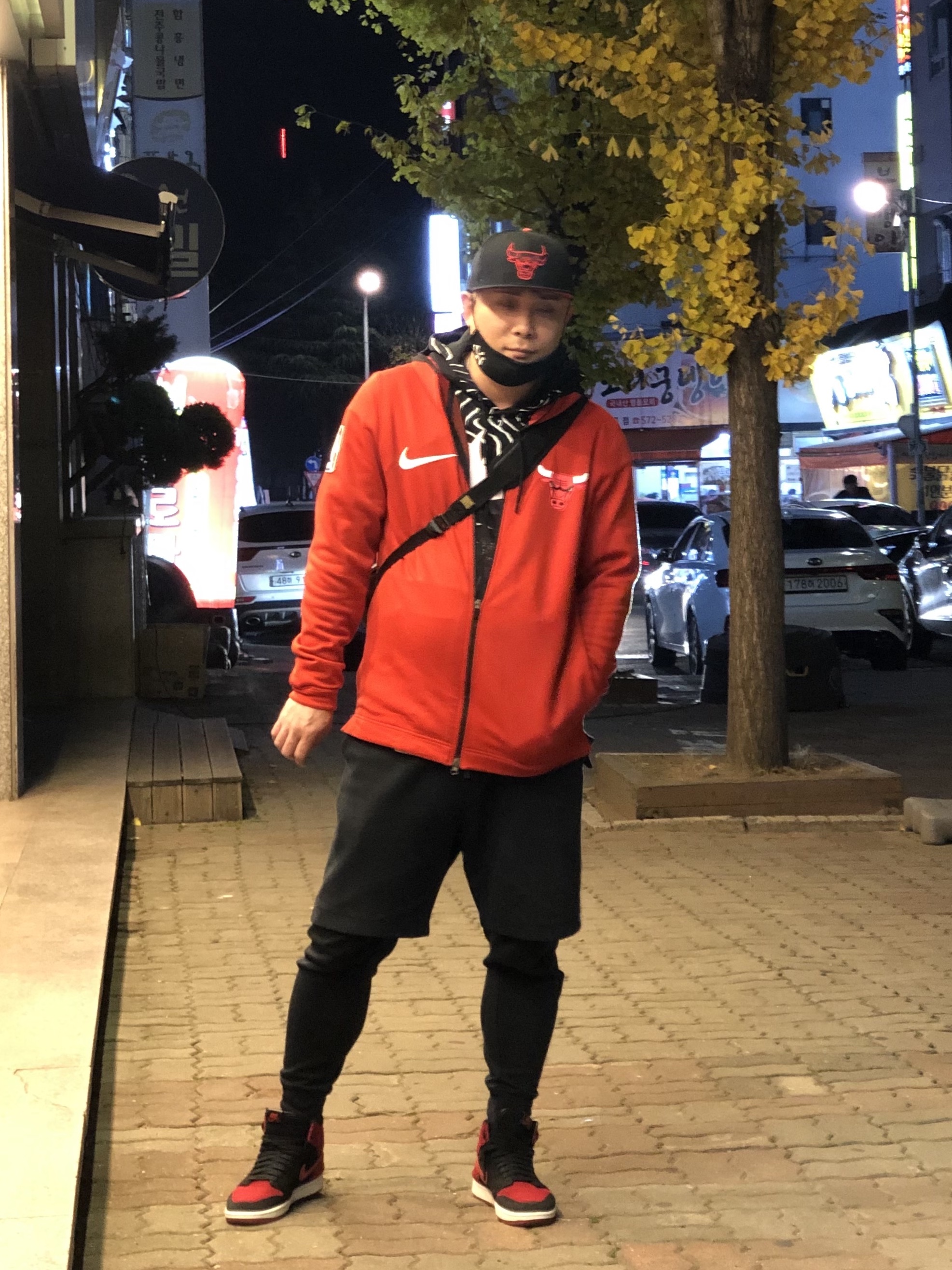 Jordan 1 Retro High Flyknit Bred 착용 스타일 - 2
