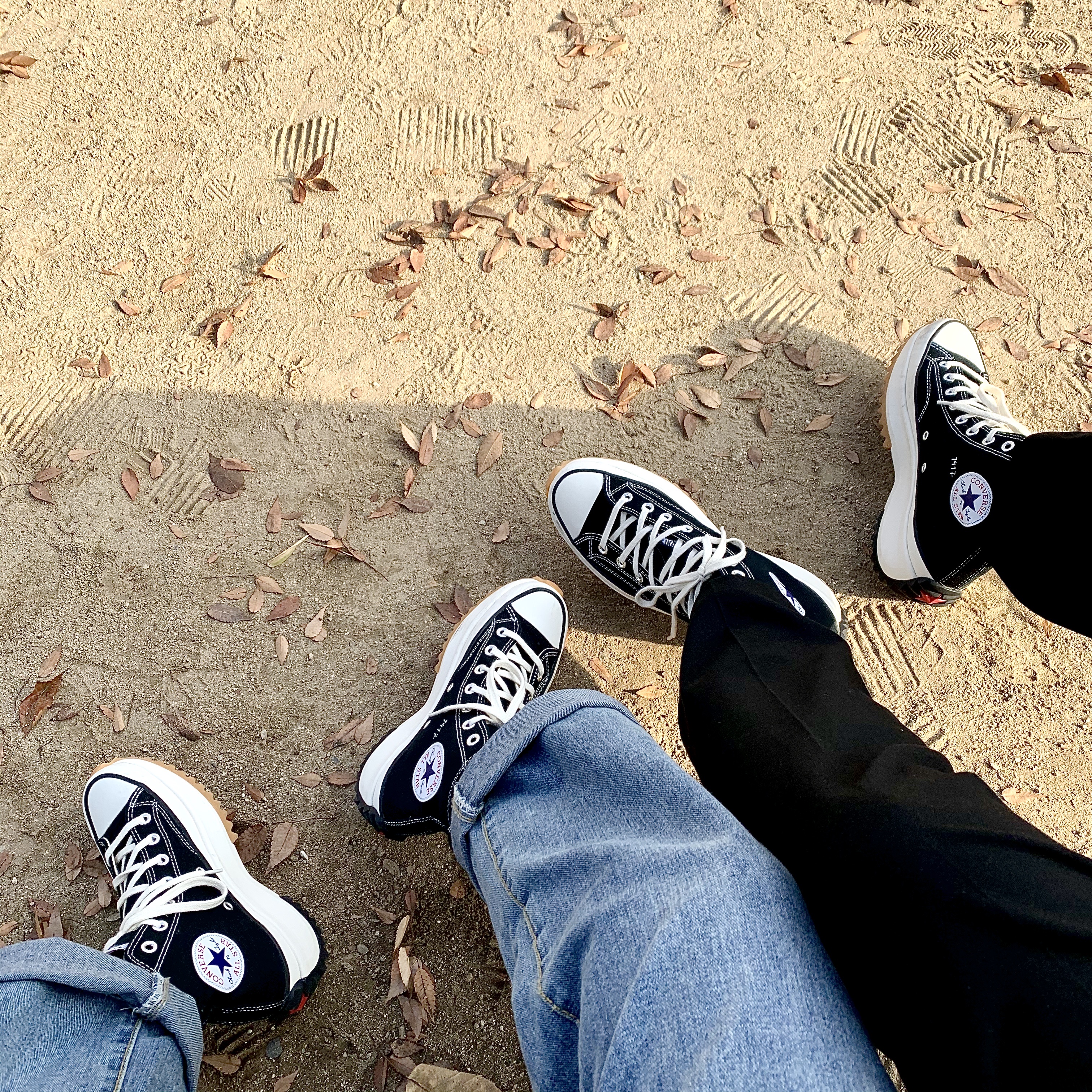 Converse x JW Anderson Run Star Hike Hi Black, Nike x Sacai LDWaffle Black 착용 스타일 - 1