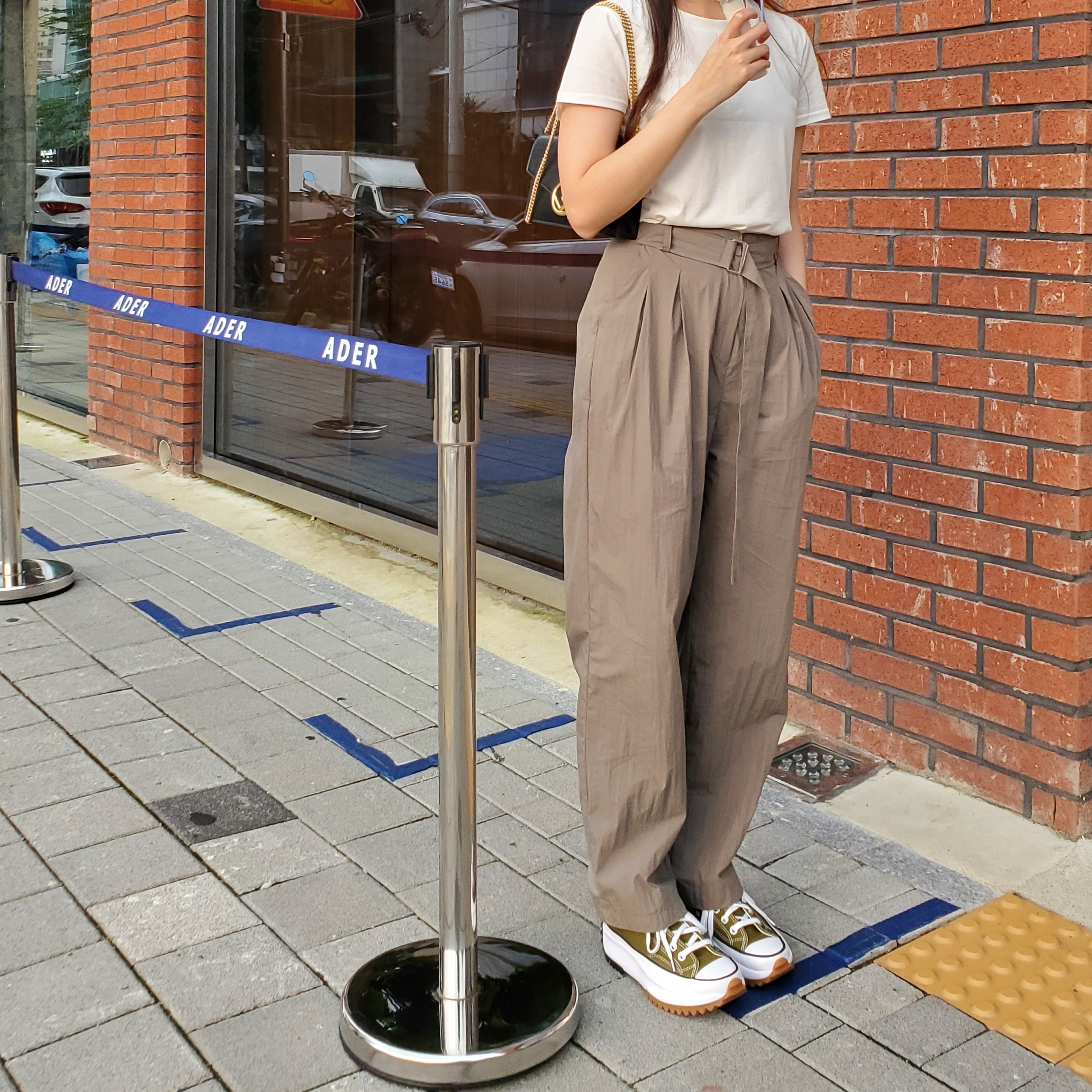 Converse Run Star Hike Low Dark Moss 착용 스타일