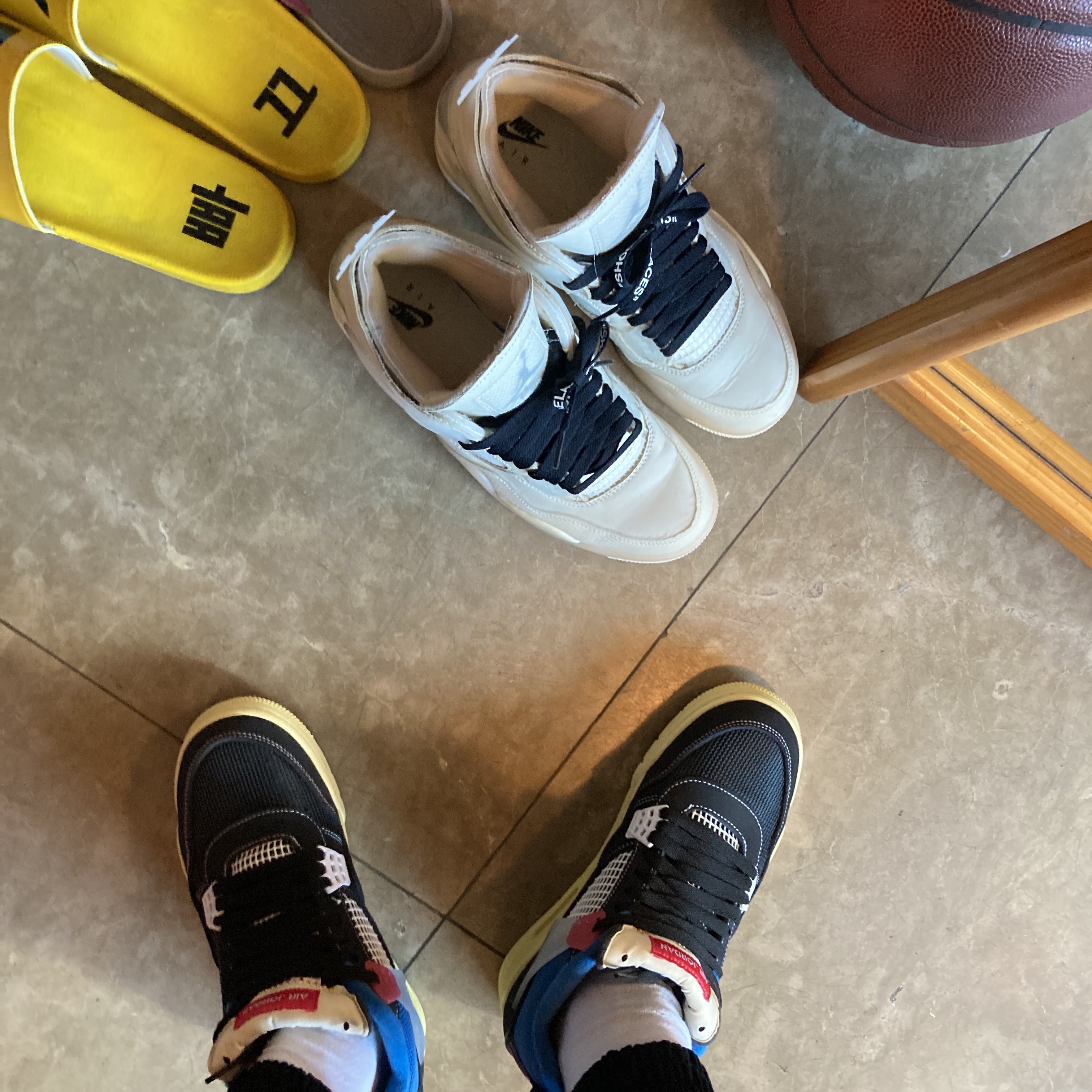 Jordan 4 x Union Retro Off Noir, (W) Jordan 4 x Off-White Retro SP Sail 착용 스타일