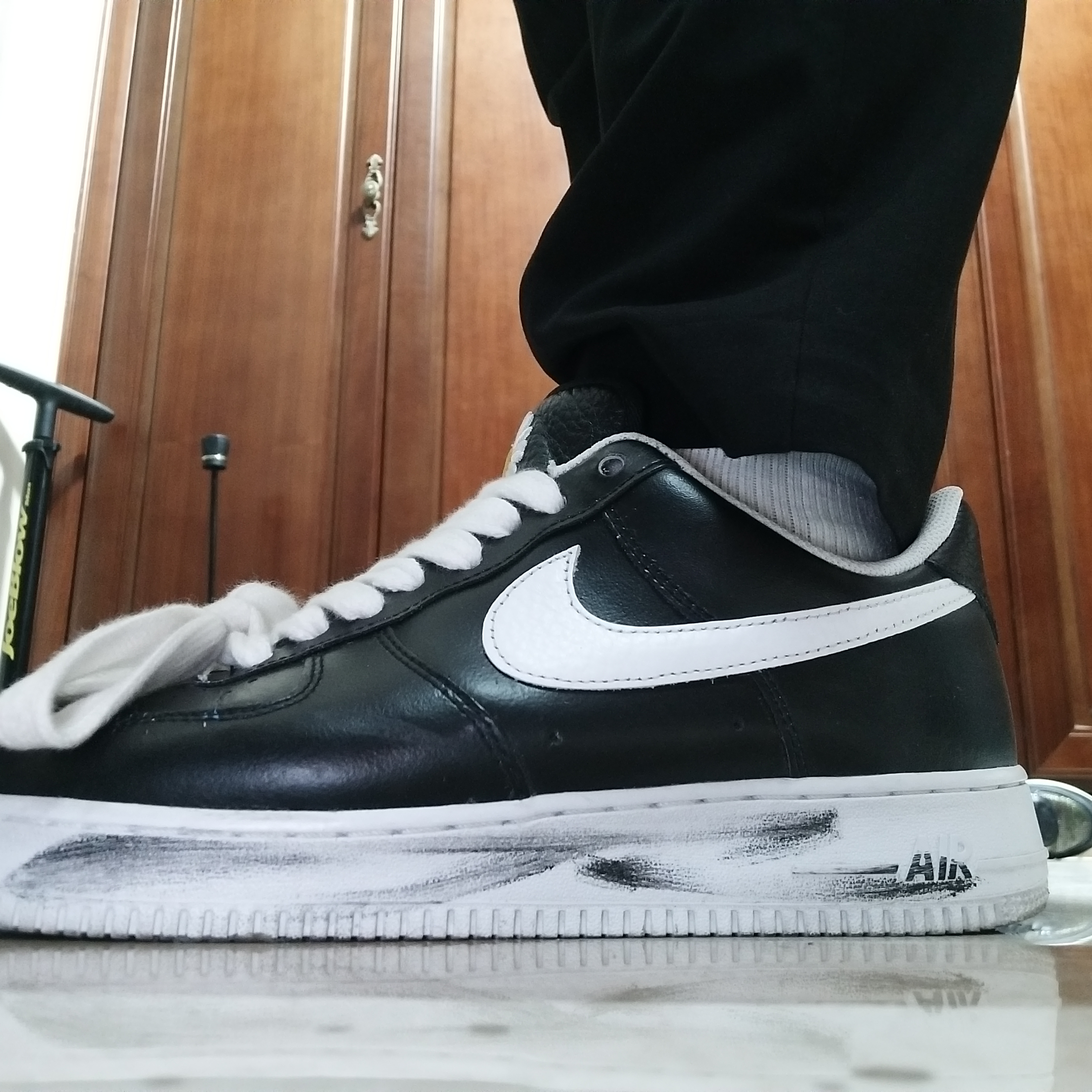 Nike x Peaceminusone Air Force 1 Low Para-Noise 착용 스타일