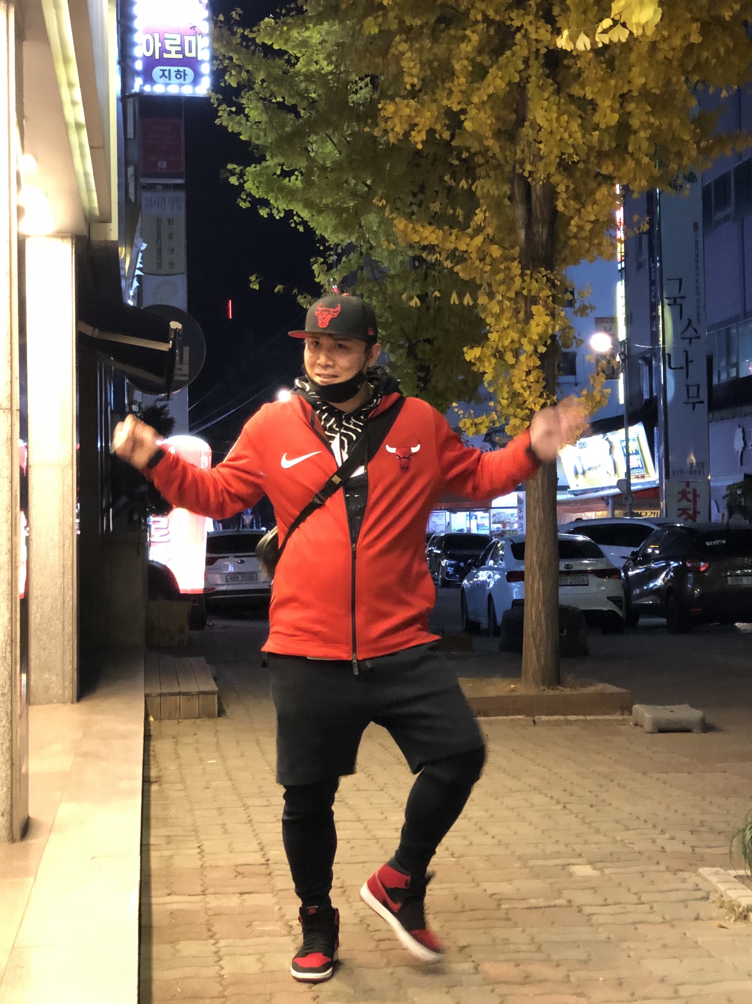 Jordan 1 Retro High Flyknit Bred 착용 스타일 - 3
