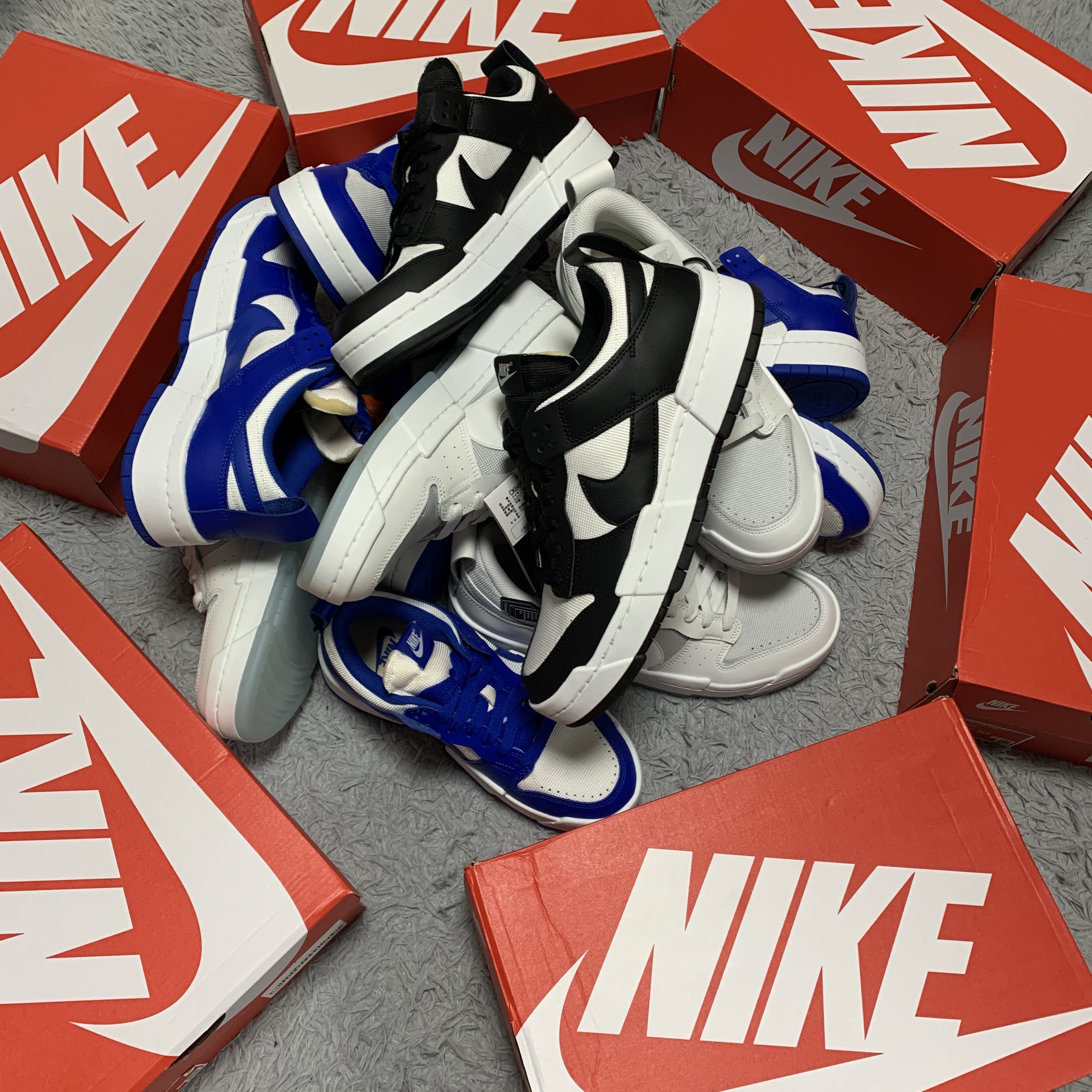 (W) Nike Dunk Low Disrupt Black White, (W) Nike Dunk Low Disrupt Game Royal 착용 스타일 - 1