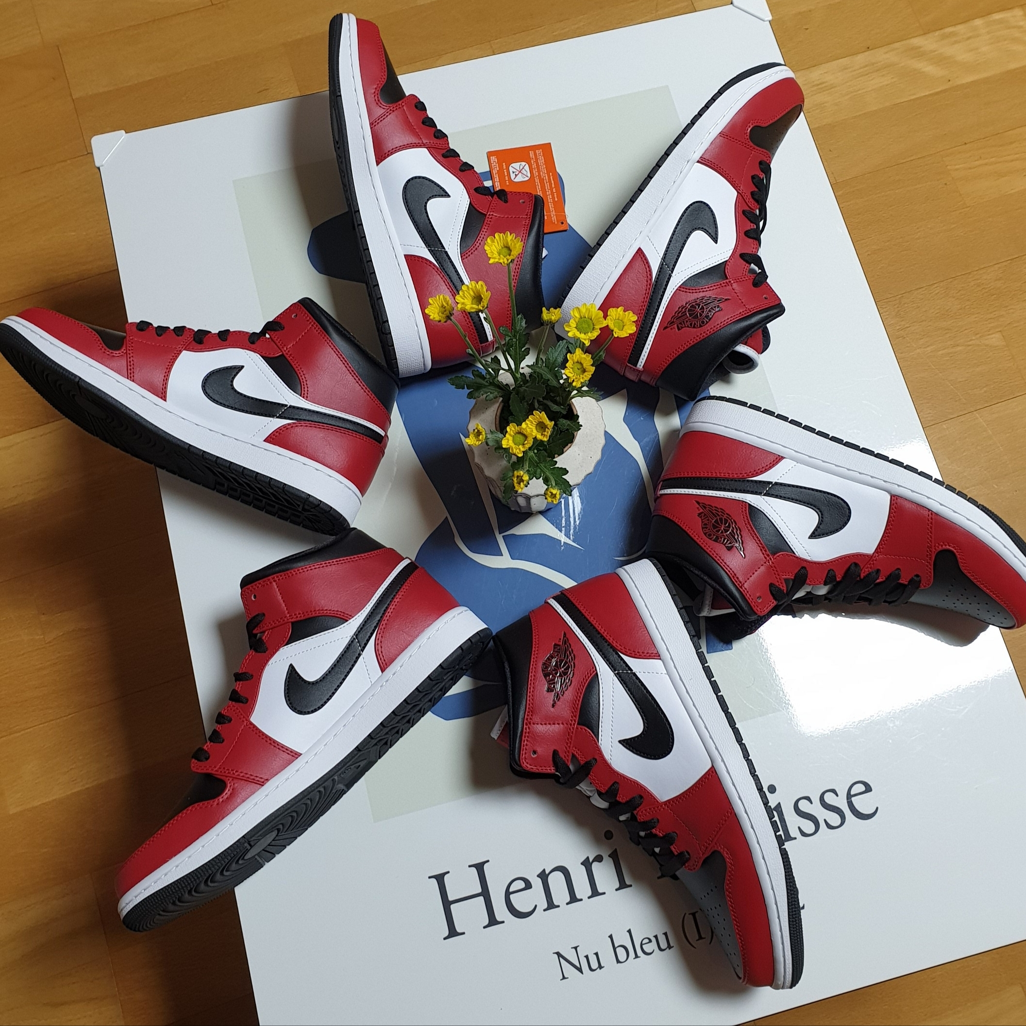 Jordan 1 Mid Chicago Black Toe 착용 스타일