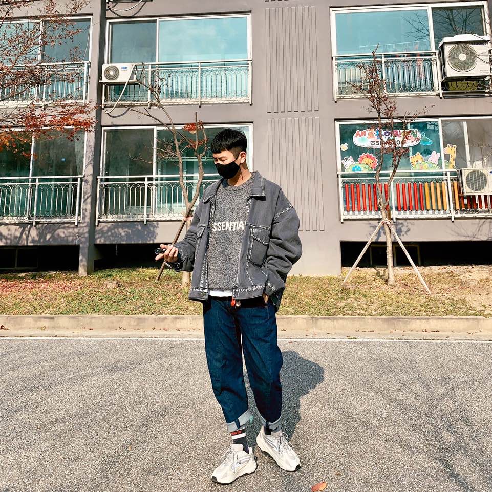 Adidas Yeezy Boost 700 V2 Static 2018 착용 스타일 - 2